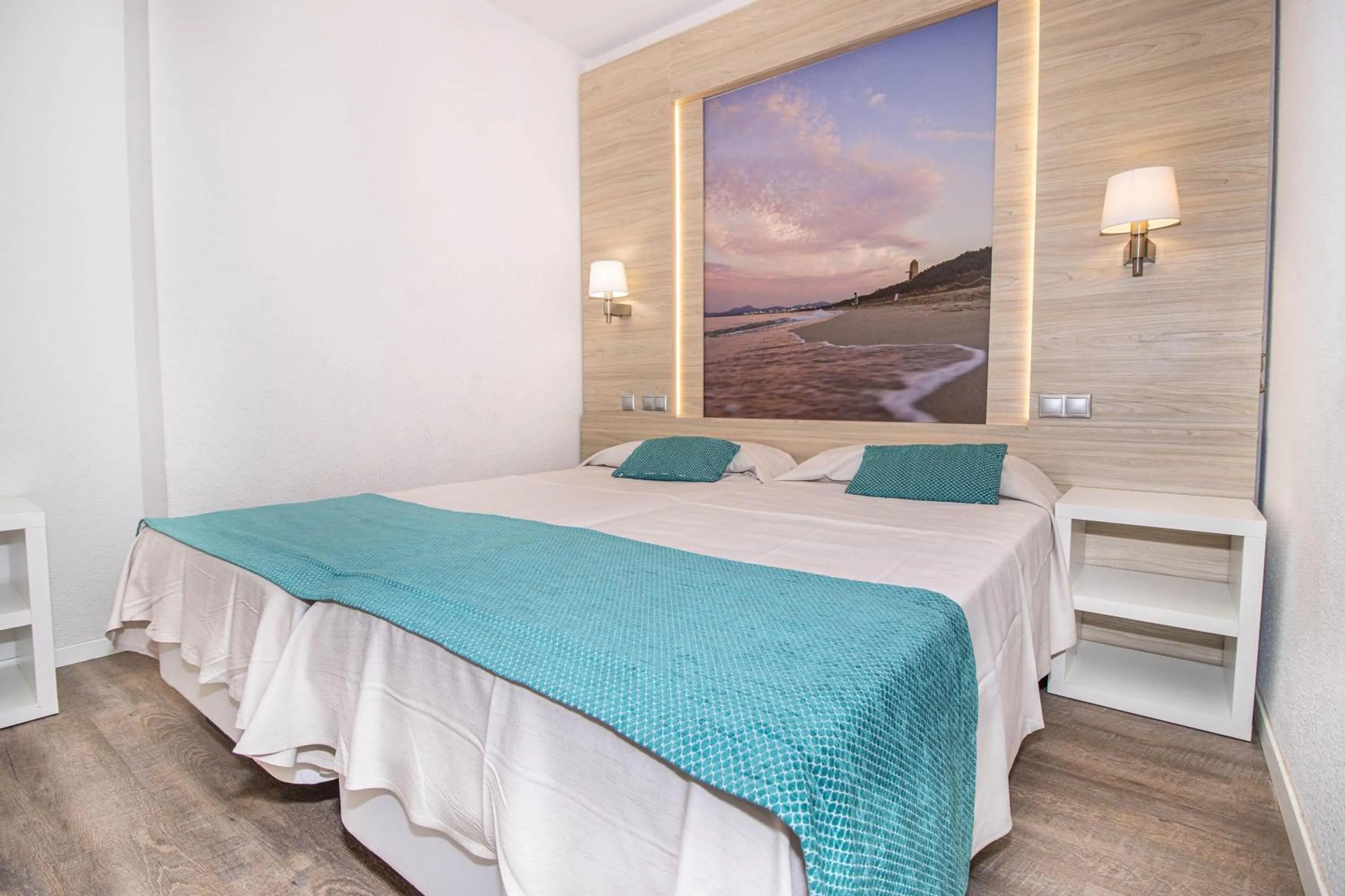 Photo of the whole room, Bed in Eix Lagotel Holiday Resort