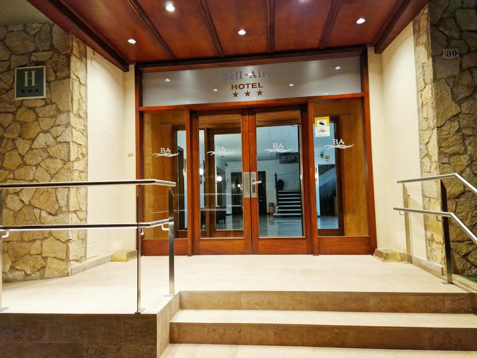 Facade/entrance in Hotel Bell Aire