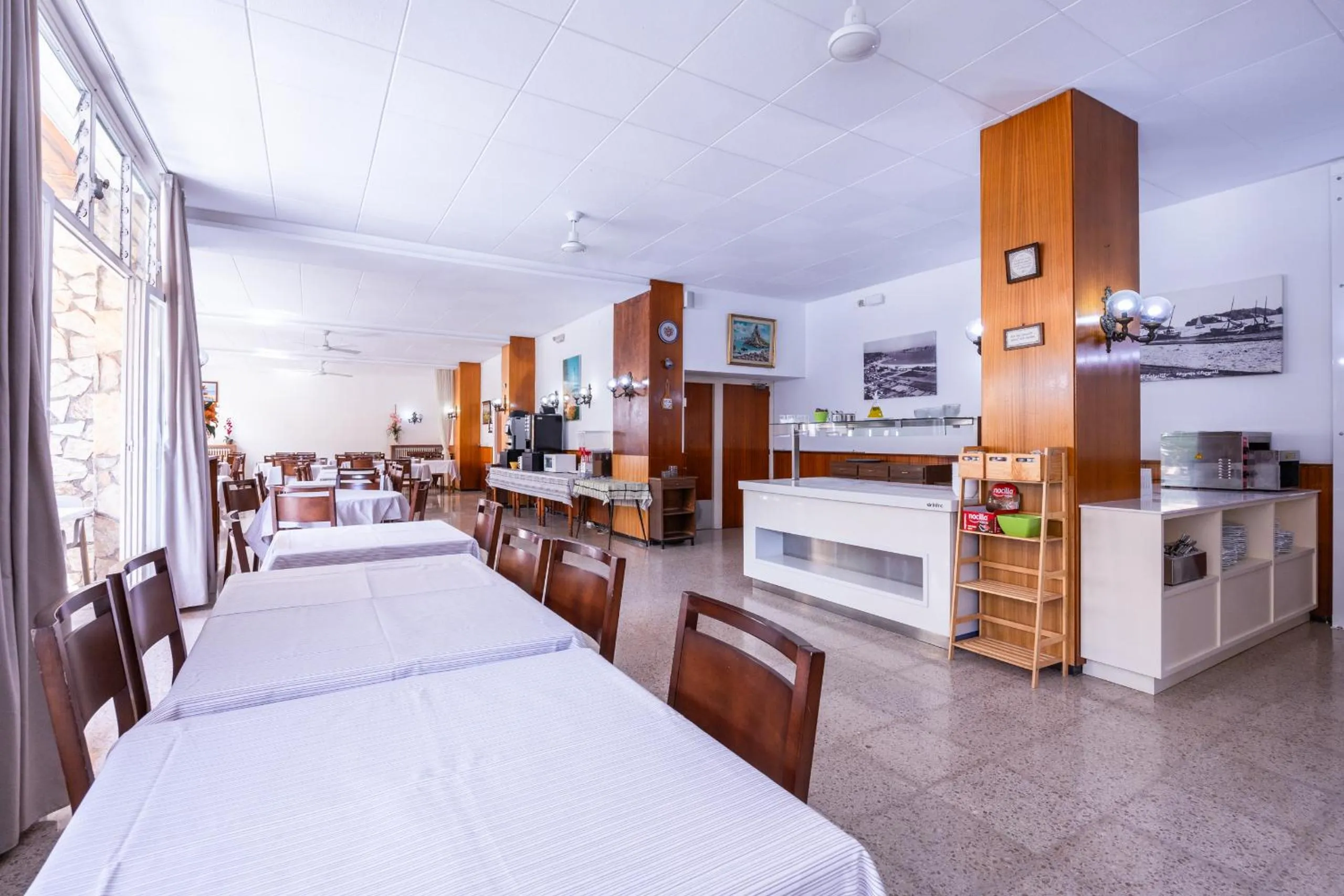 Dining area, Bed in Hotel Bell Aire