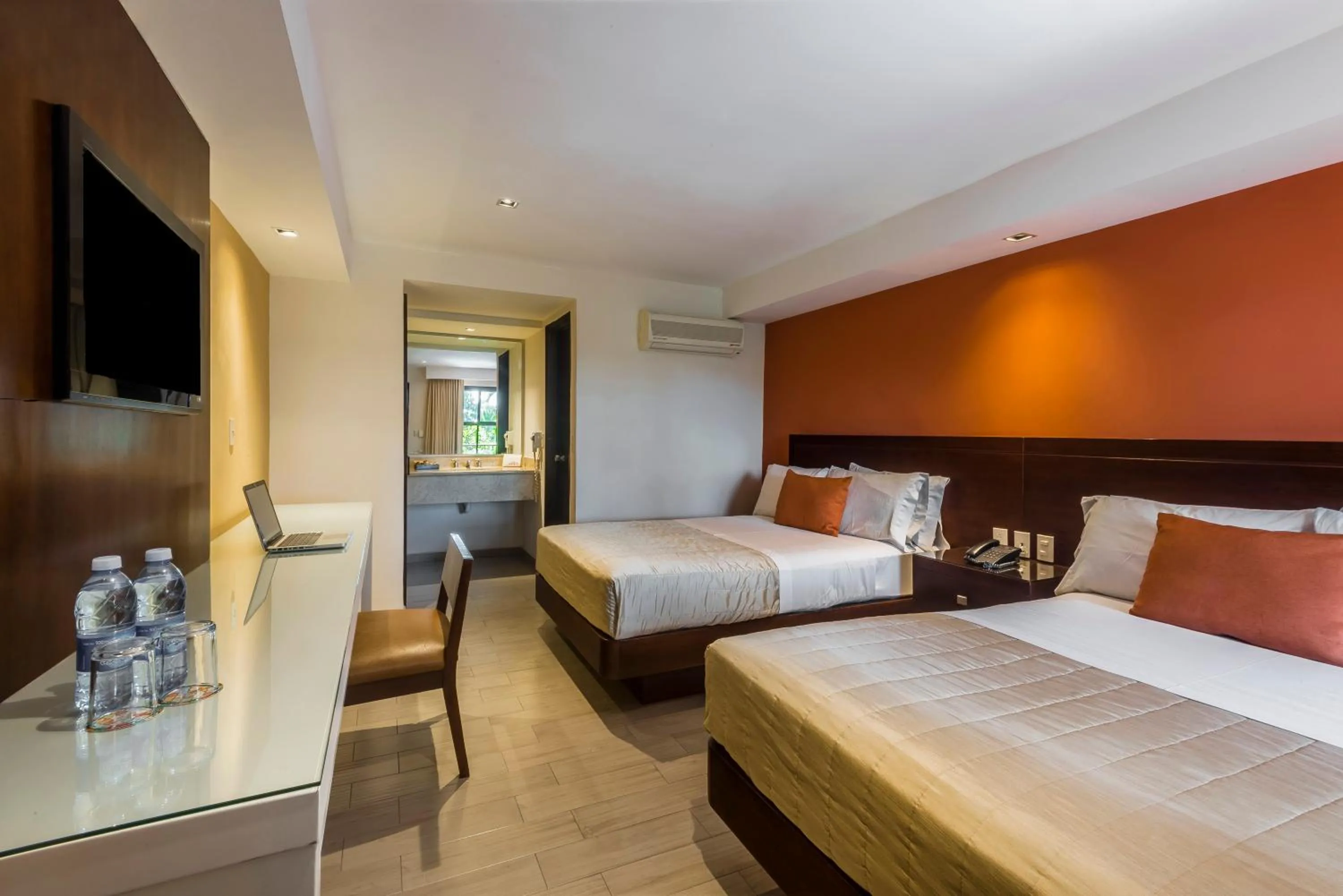 Bedroom, Bed in Hotel Puerta Del Sol Guadalajara