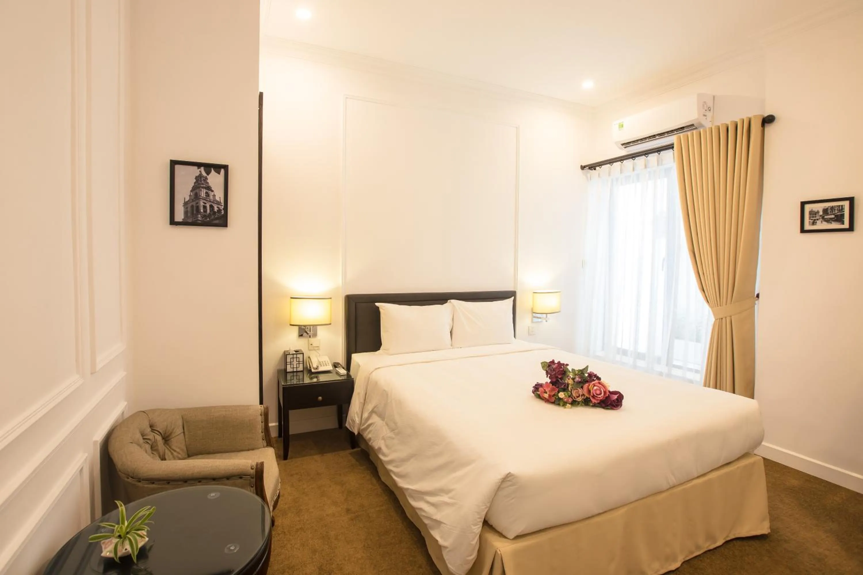 TV and multimedia, Bed in Dinh Elegant Hanoi Hotel
