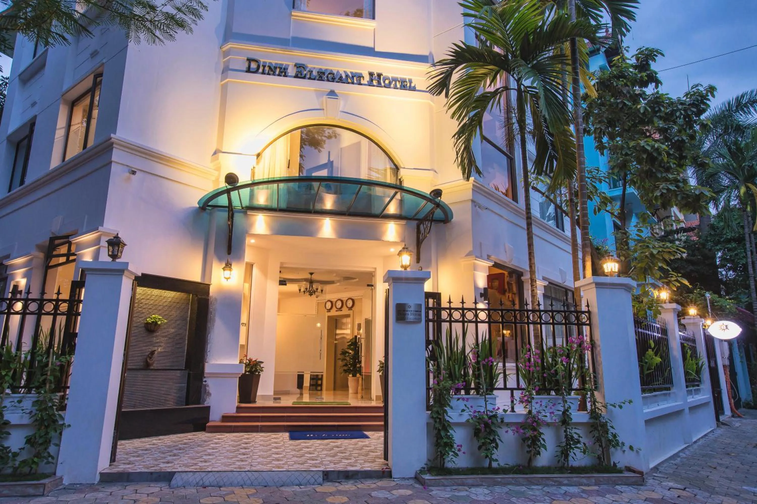 Facade/entrance in Dinh Elegant Hanoi Hotel