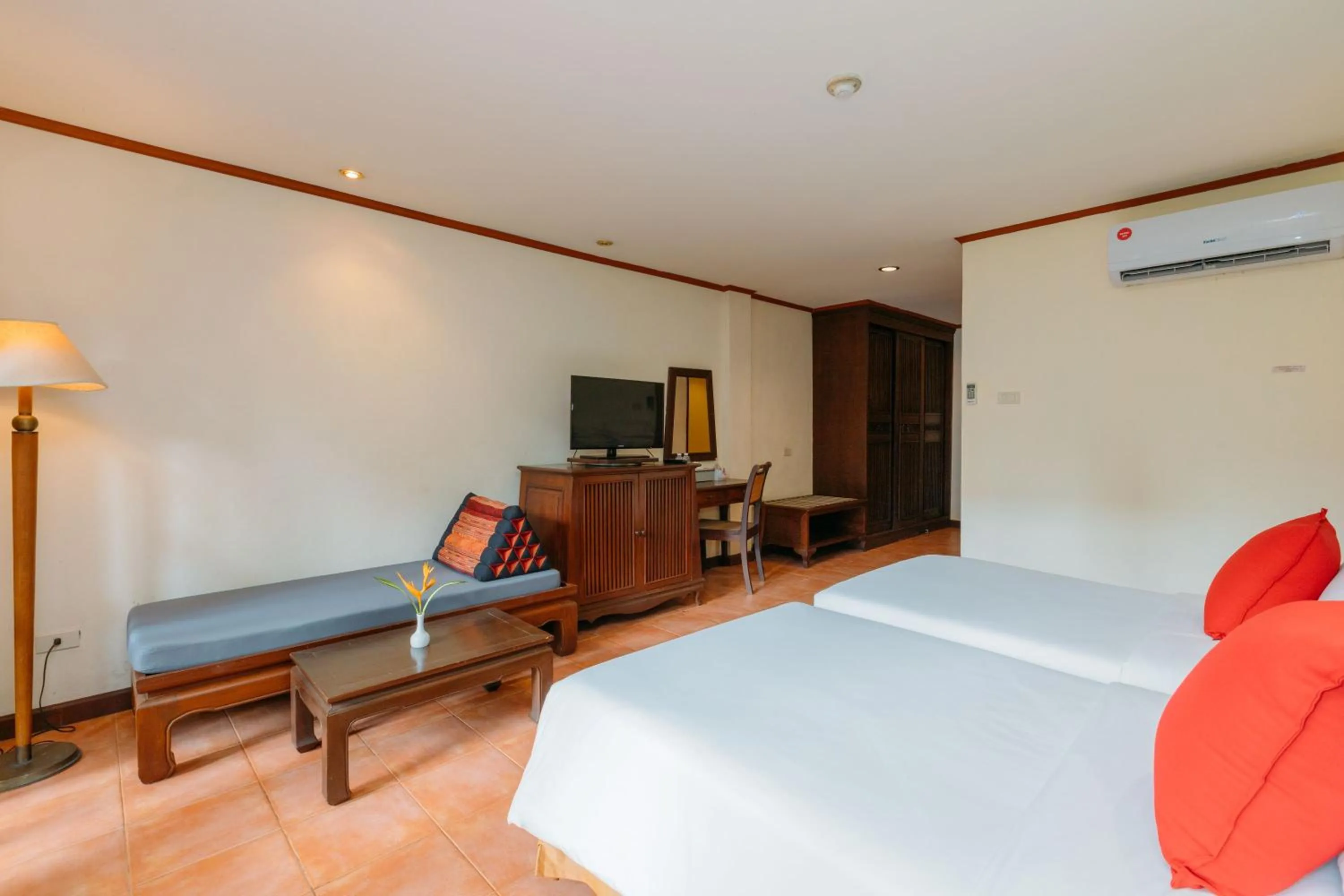 Decorative detail, Bed in Ma Doo Bua Stay - SHA Extra Plus