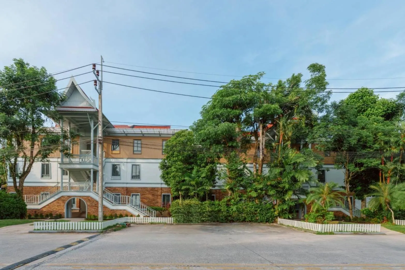 Parking in Ma Doo Bua Stay - SHA Extra Plus