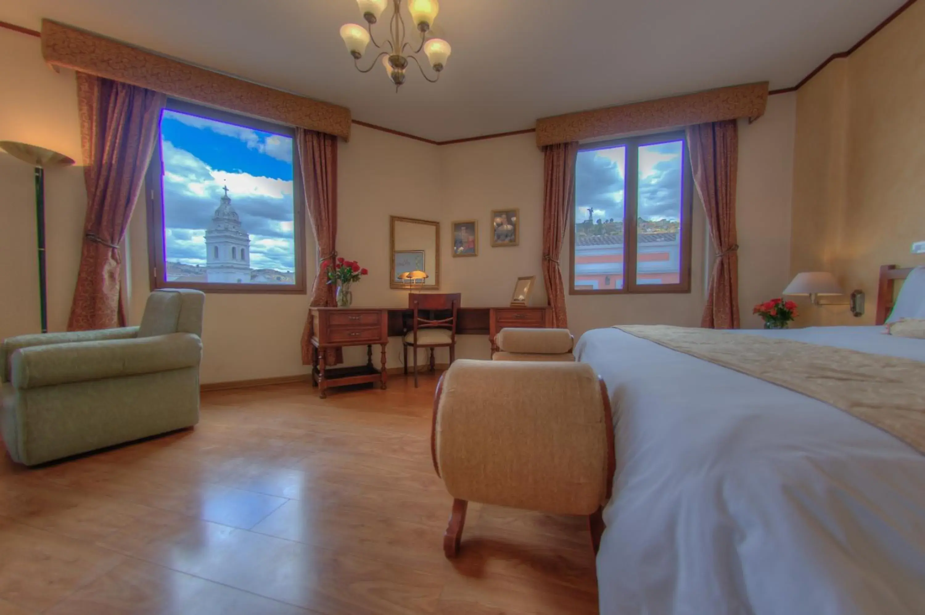 Suite with City View in Hotel Real Audiencia Suite with City View in Hotel Real Audiencia