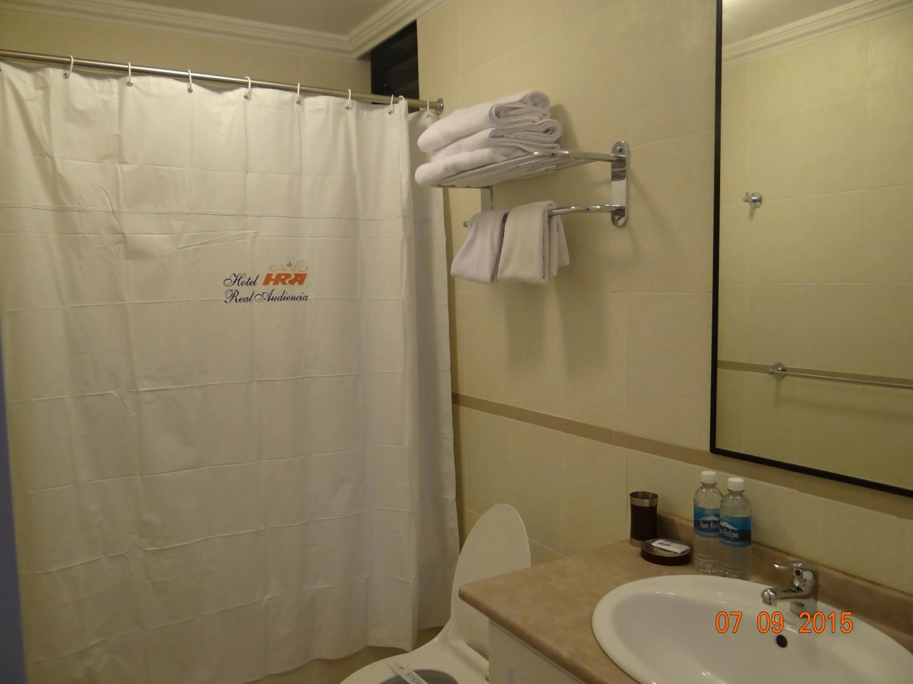 Bathroom in Hotel Real Audiencia