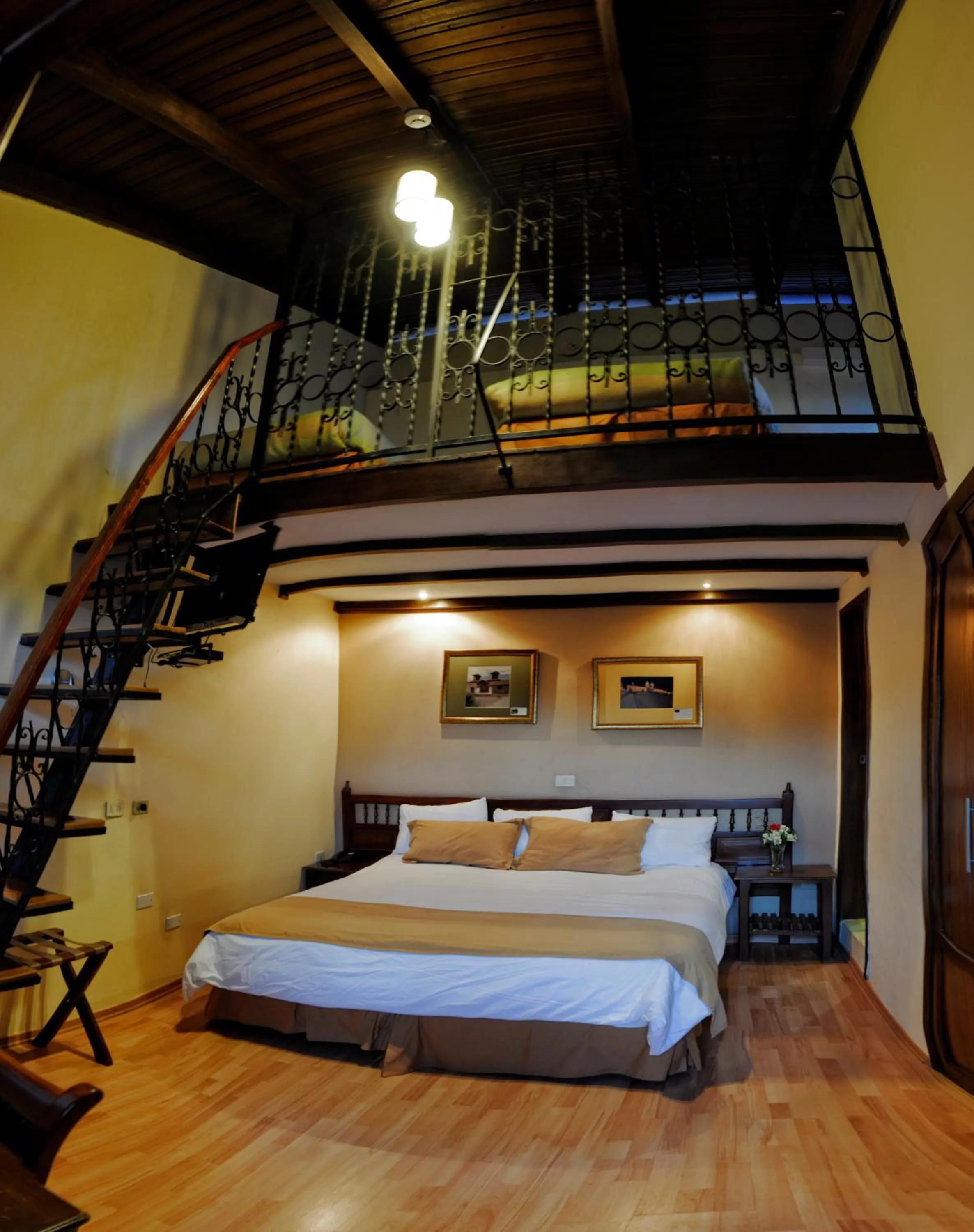 Bedroom, Bed in Hotel Real Audiencia