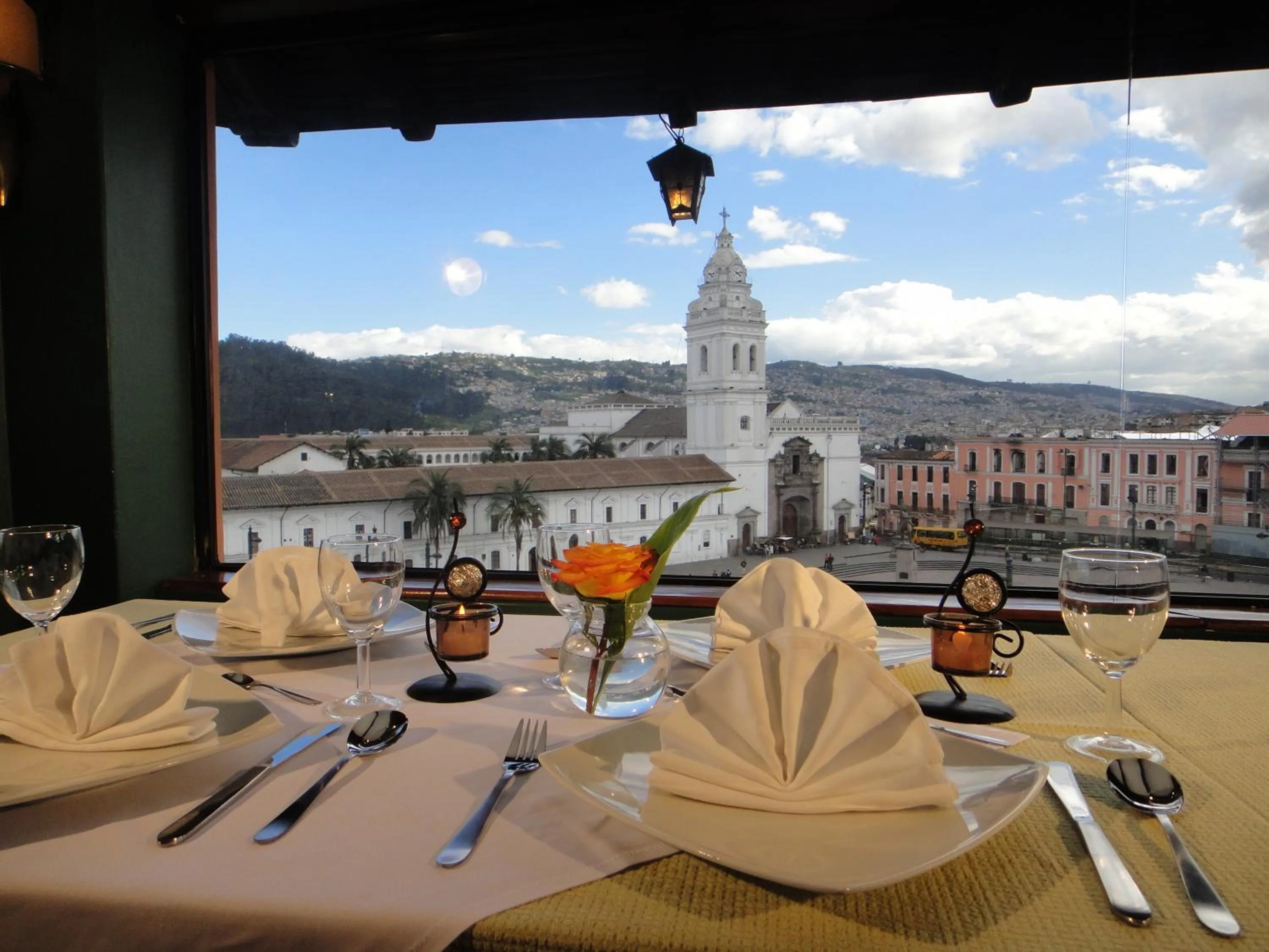 Restaurant/places to eat in Hotel Real Audiencia