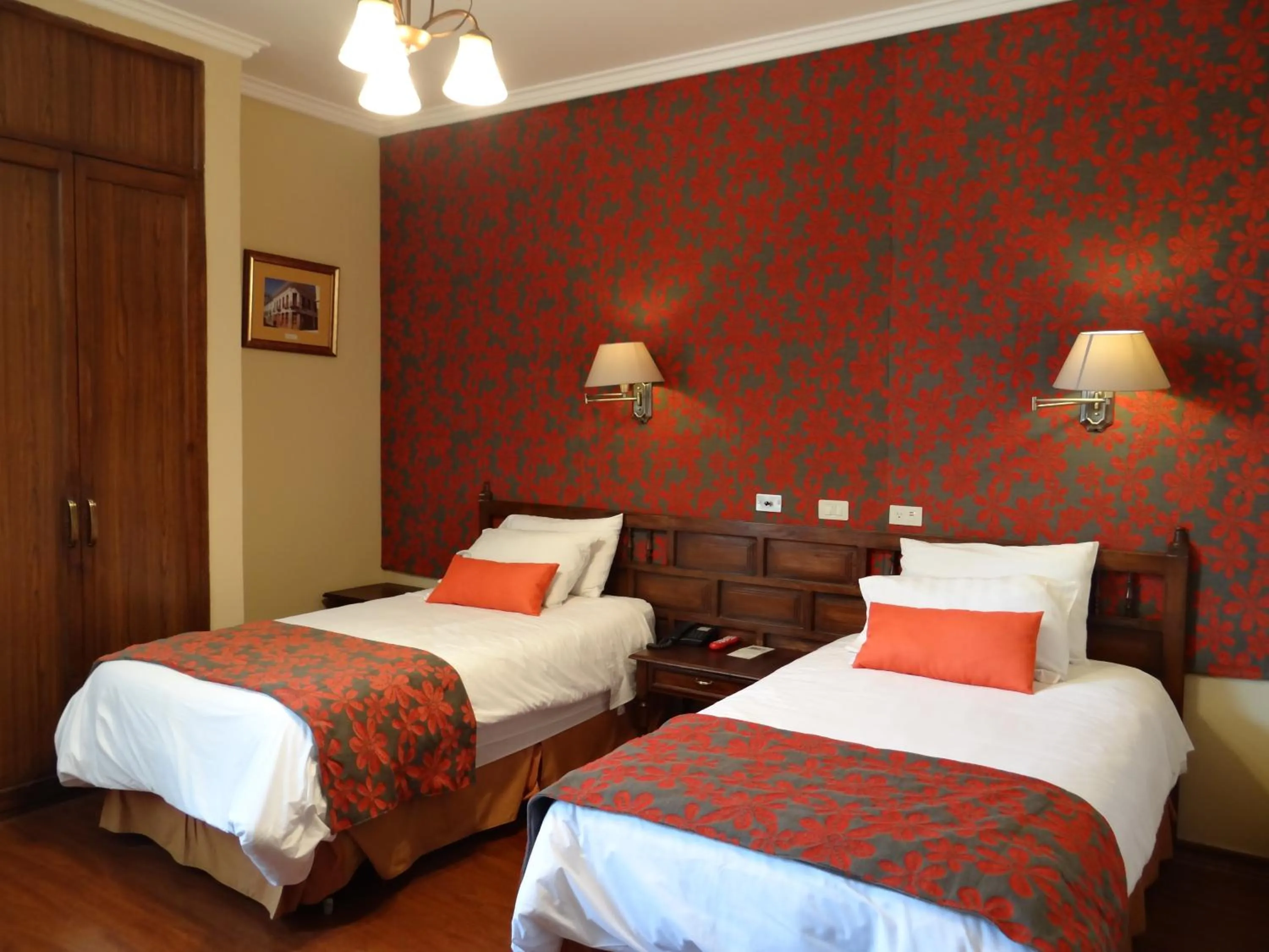 Photo of the whole room, Bed in Hotel Real Audiencia