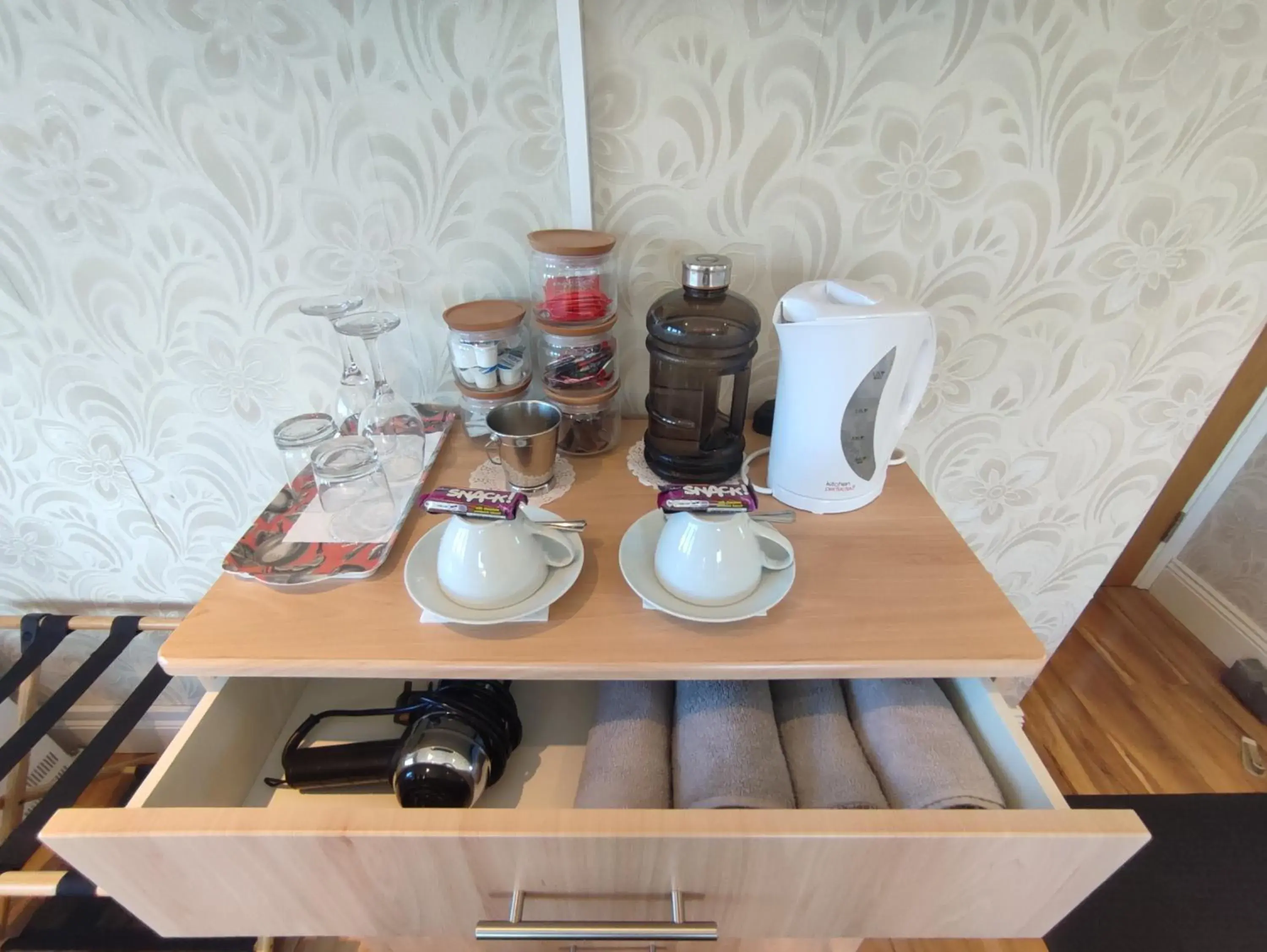 Standard Twin Room with Shared Bathroom - single occupancy in Marie's Bed and Breakfast Standard Twin Room with Shared Bathroom - single occupancy in Marie's Bed and Breakfast