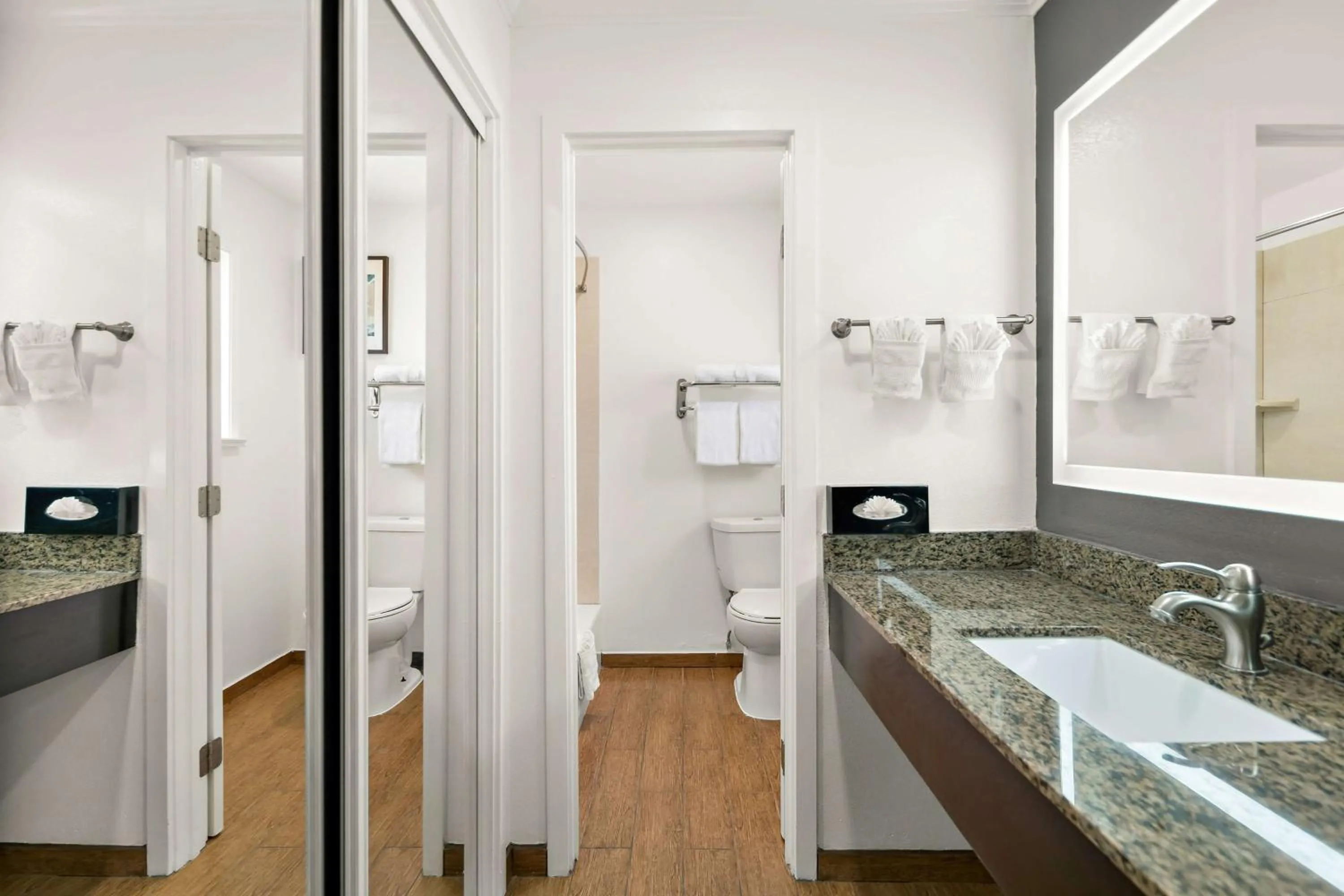 Bathroom in Best Western Park Crest Inn