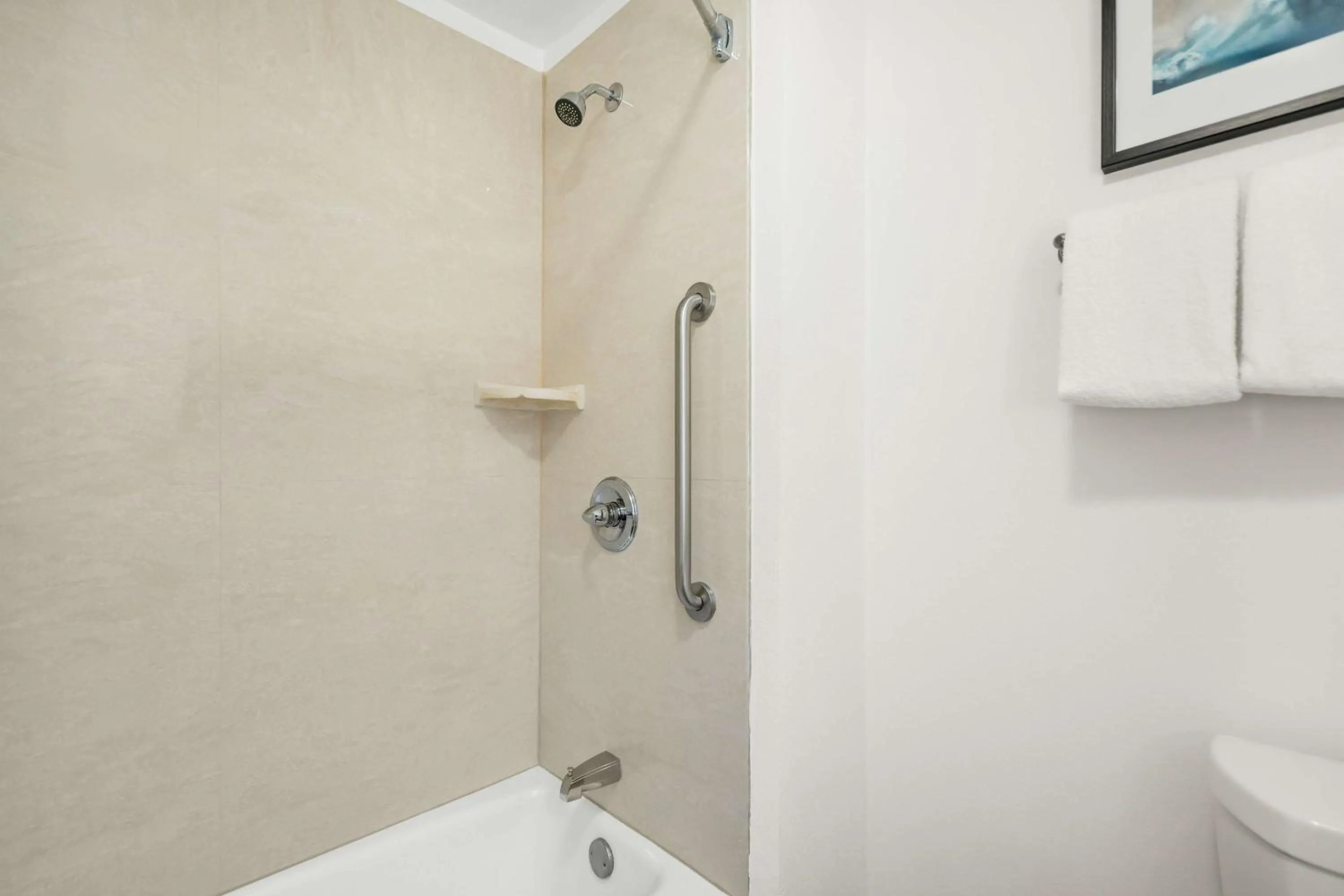 Bathroom in Best Western Park Crest Inn