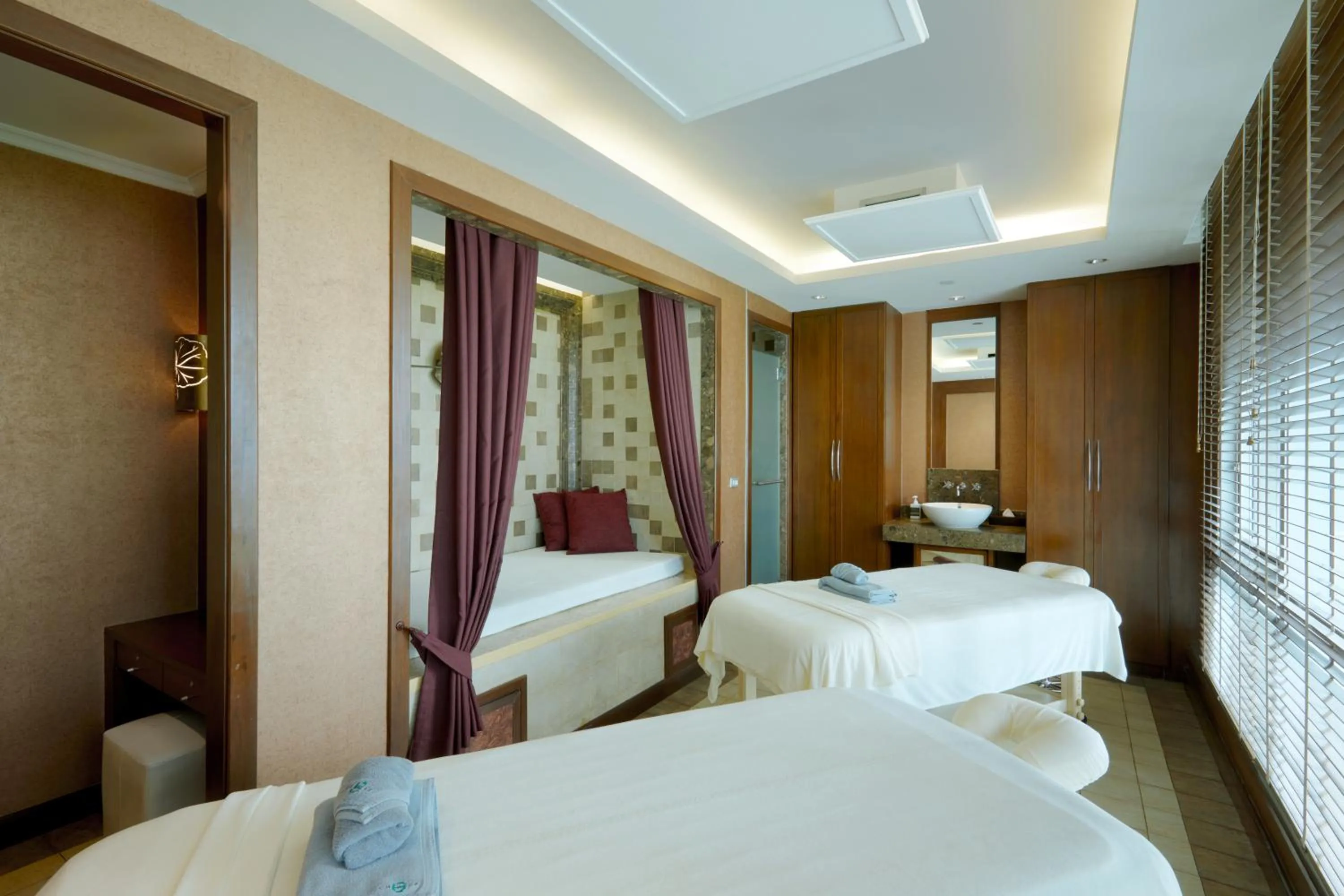 Spa and wellness centre/facilities, Bed in Ascott Sathorn Bangkok