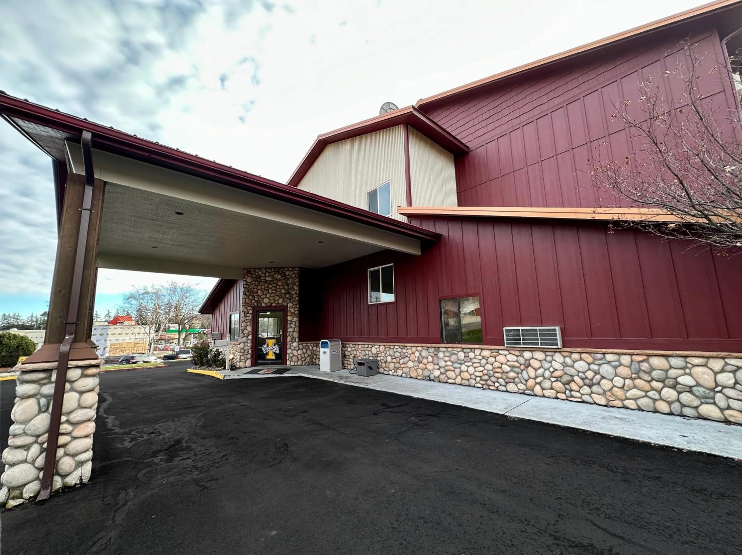 Property building in FairBridge Inn & Suites Moscow - Pullman