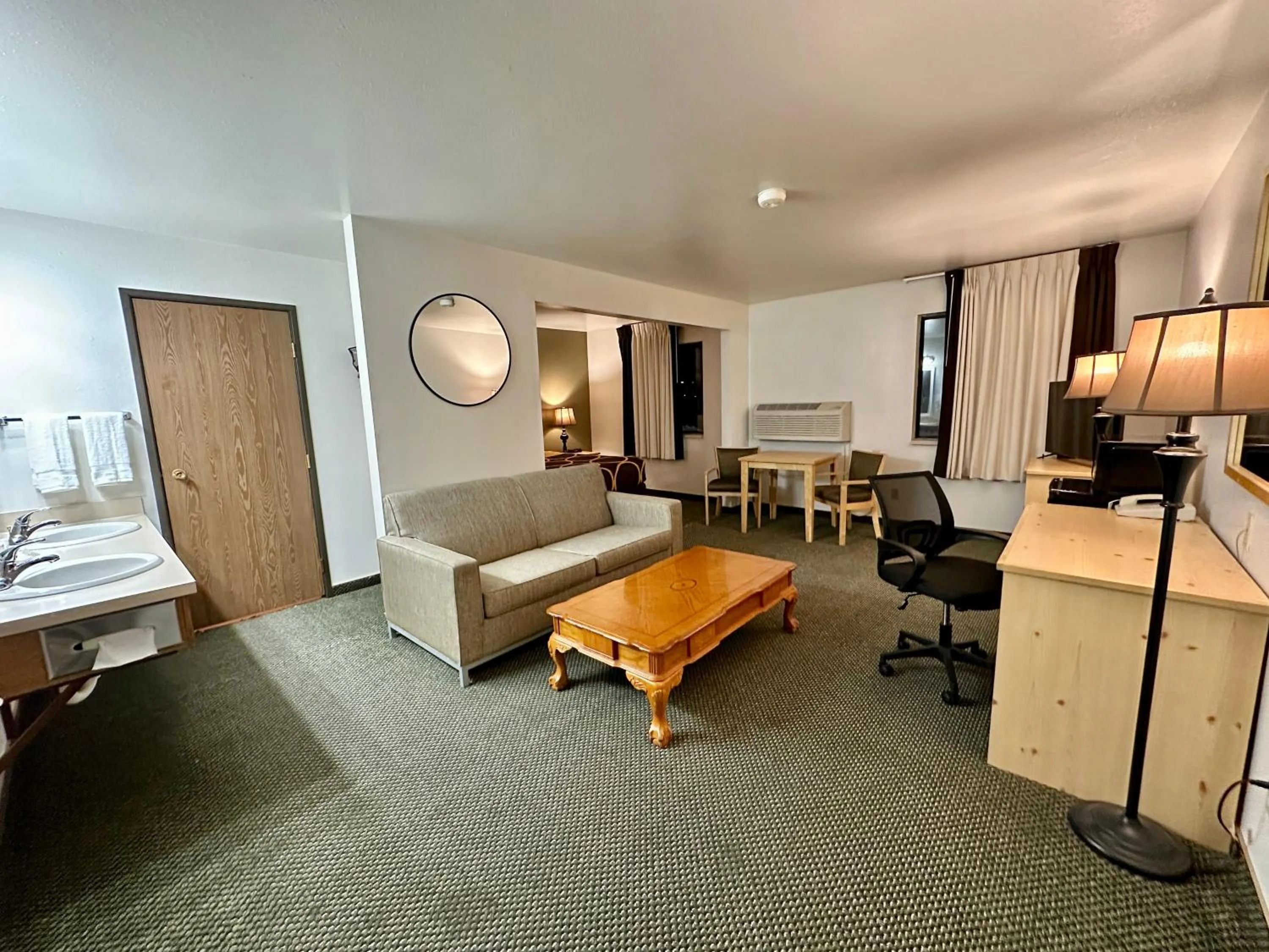 Photo of the whole room in FairBridge Inn & Suites Moscow - Pullman