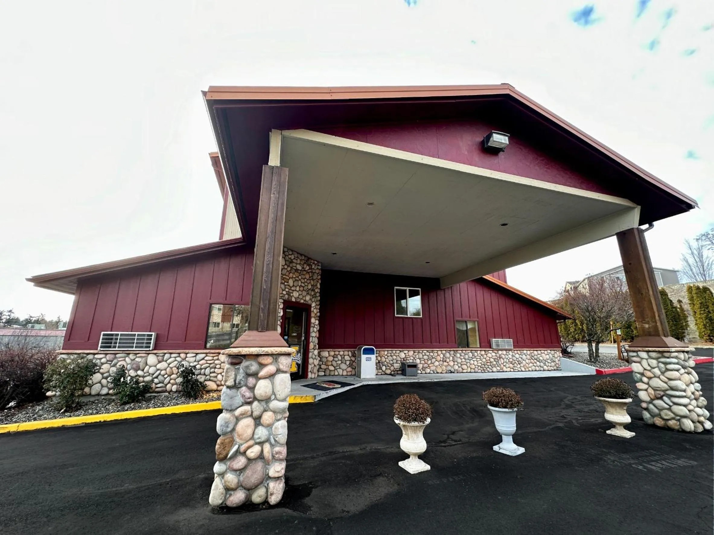 Property building in FairBridge Inn & Suites Moscow - Pullman