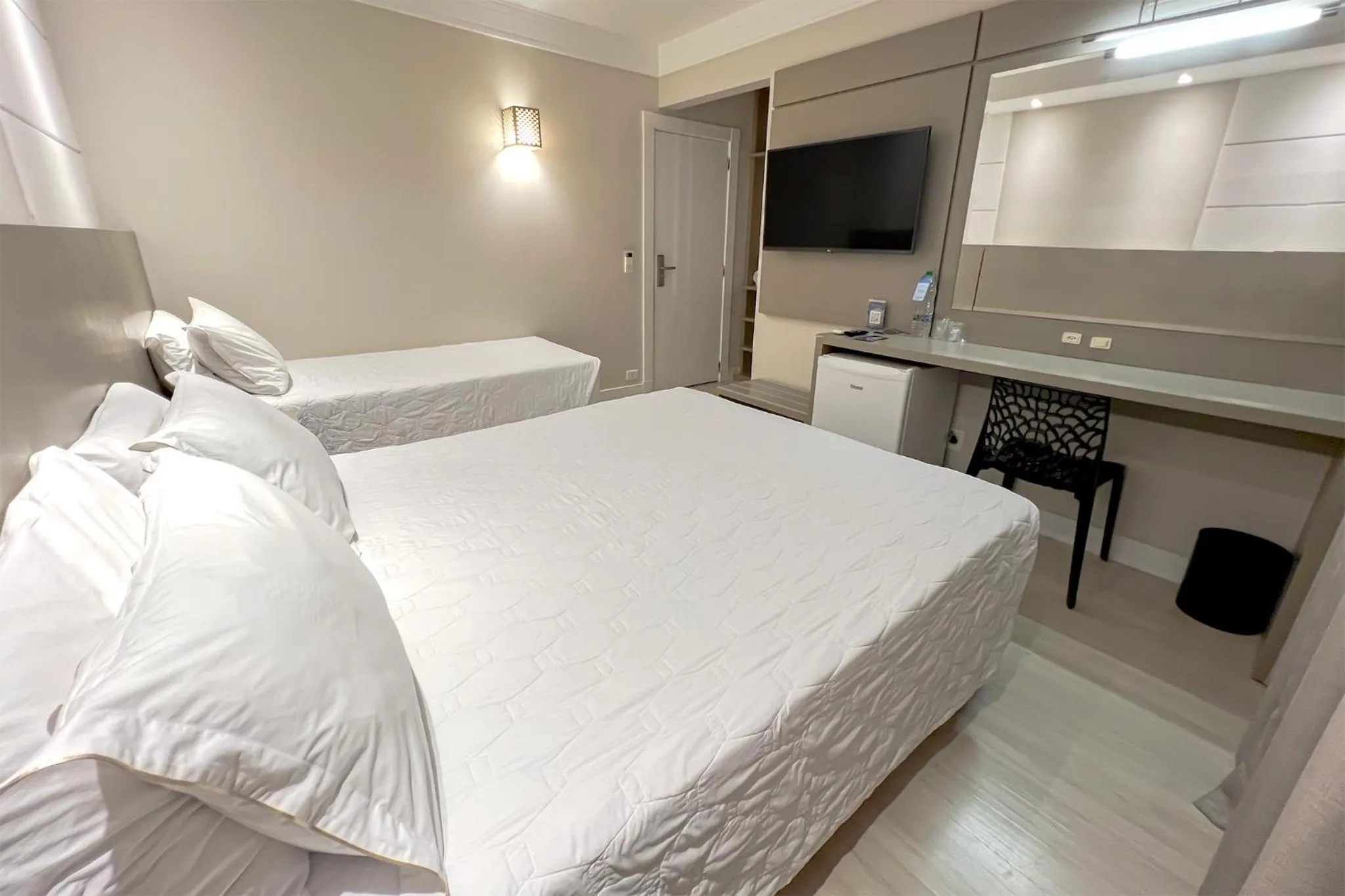 Bathroom, Bed in Hotel Marimar The Place