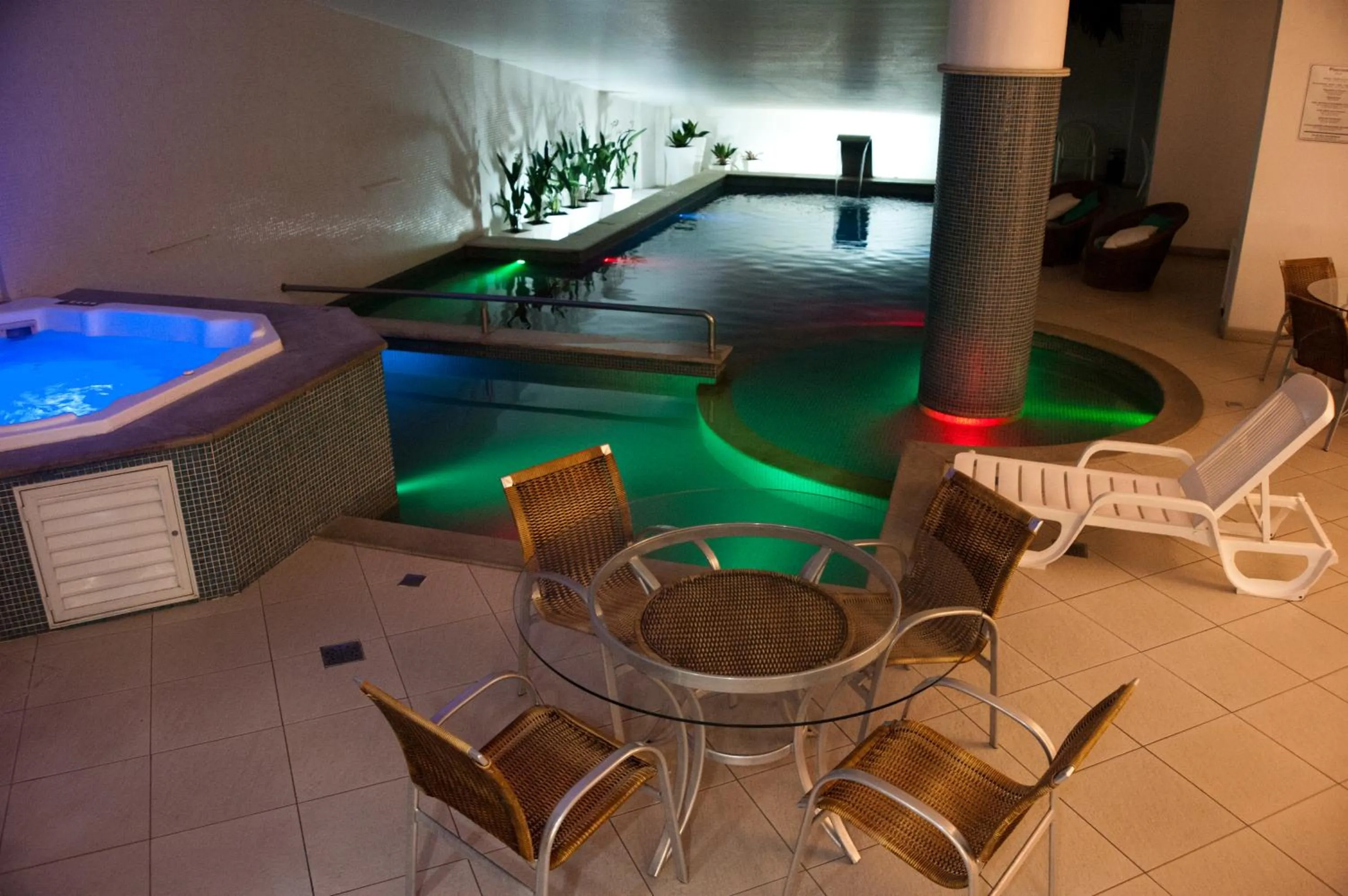 Restaurant/places to eat in Hotel Marimar The Place