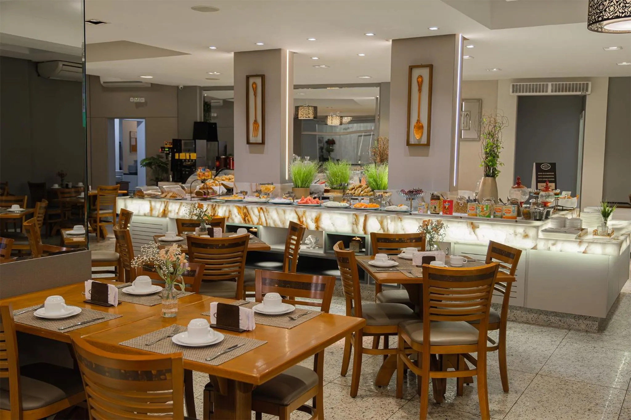 Restaurant/places to eat in Hotel Marimar The Place