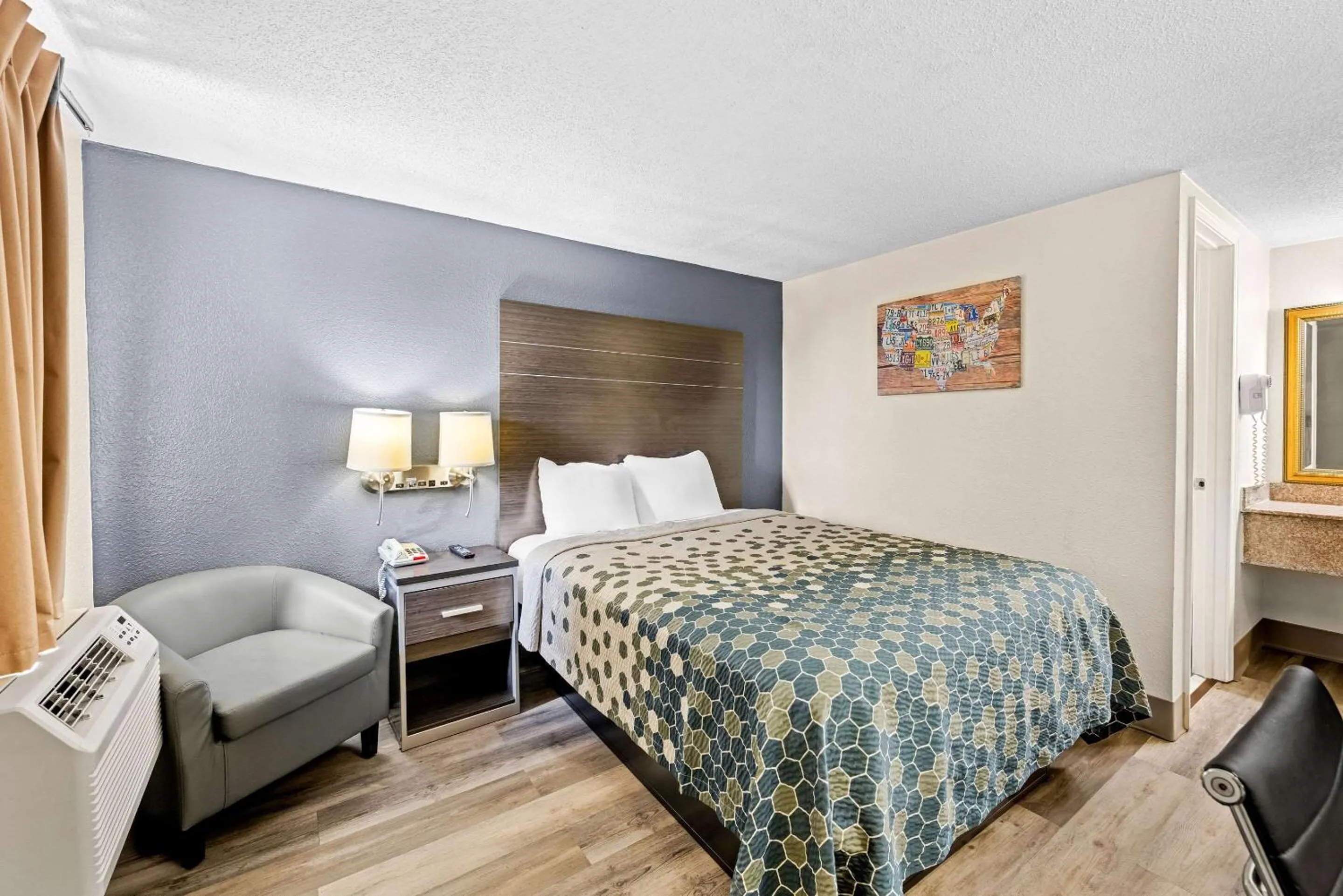 Bedroom, Bed in Econo Lodge Kingsport East