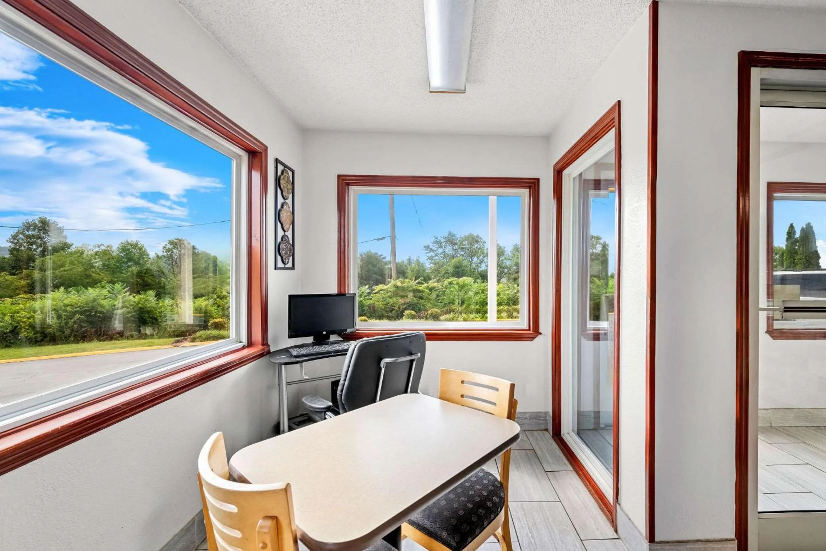 Breakfast in Econo Lodge Kingsport East