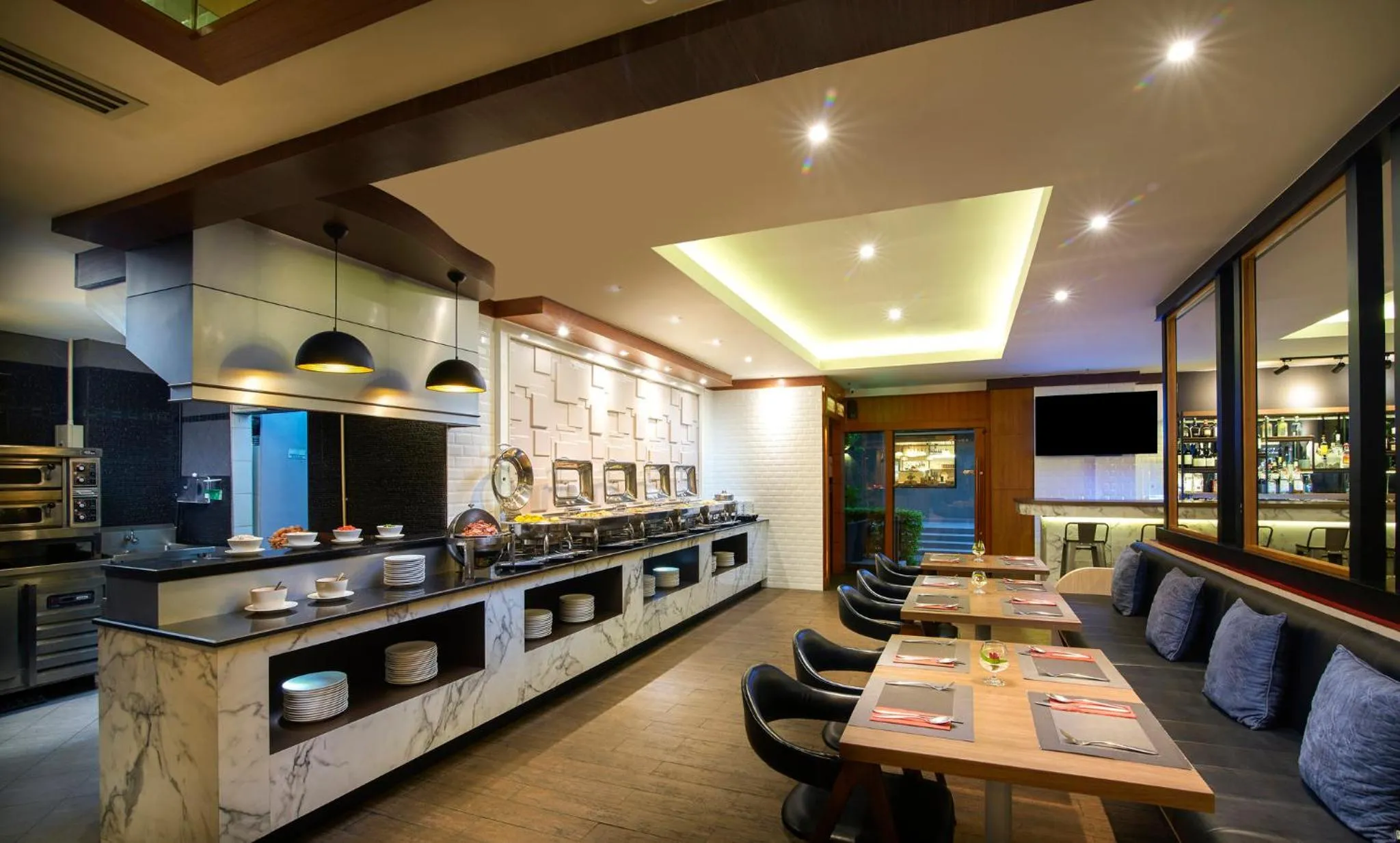 Restaurant/places to eat in Shama Lakeview Asoke Bangkok