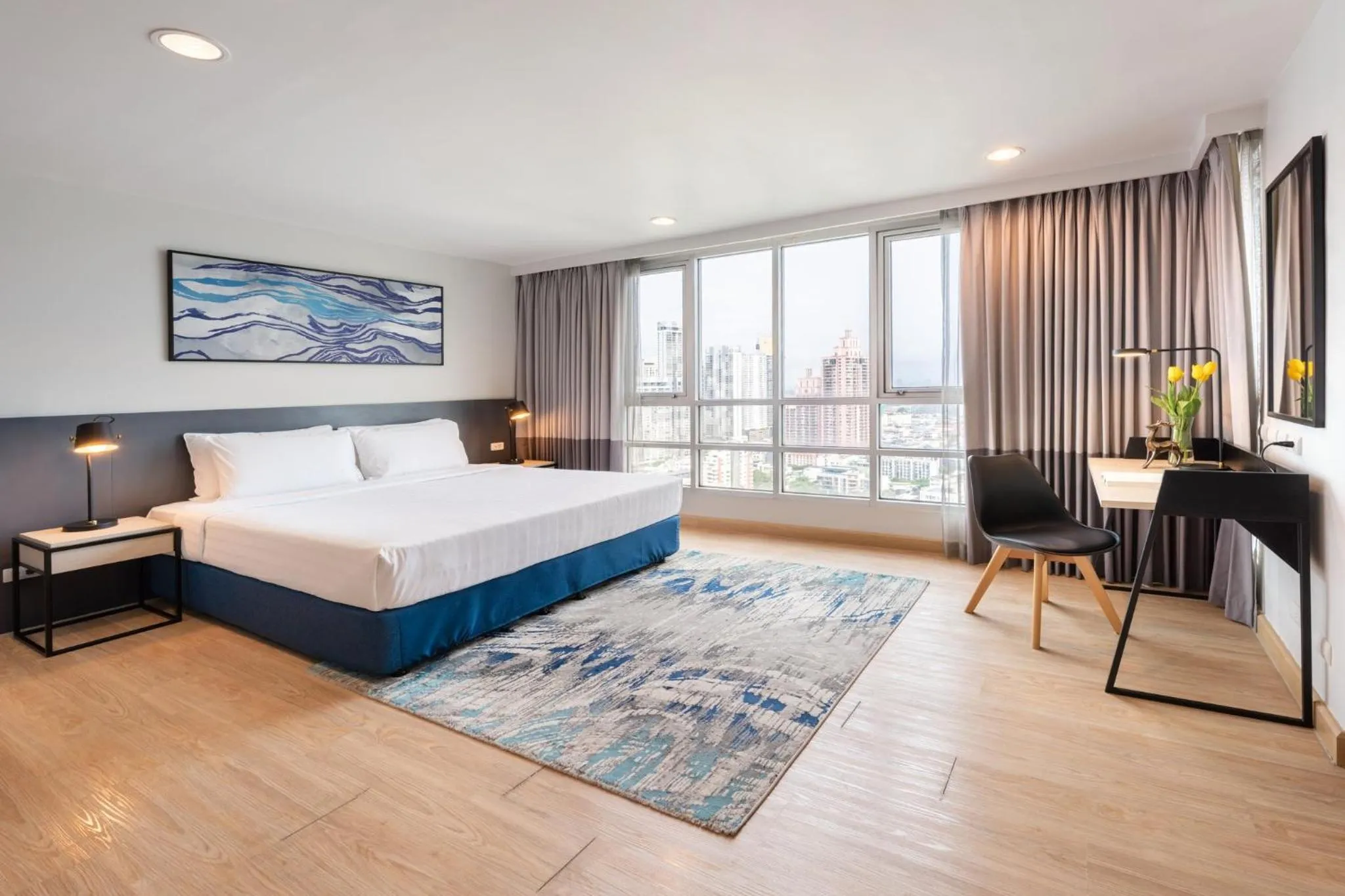 Photo of the whole room, Bed in Shama Lakeview Asoke Bangkok