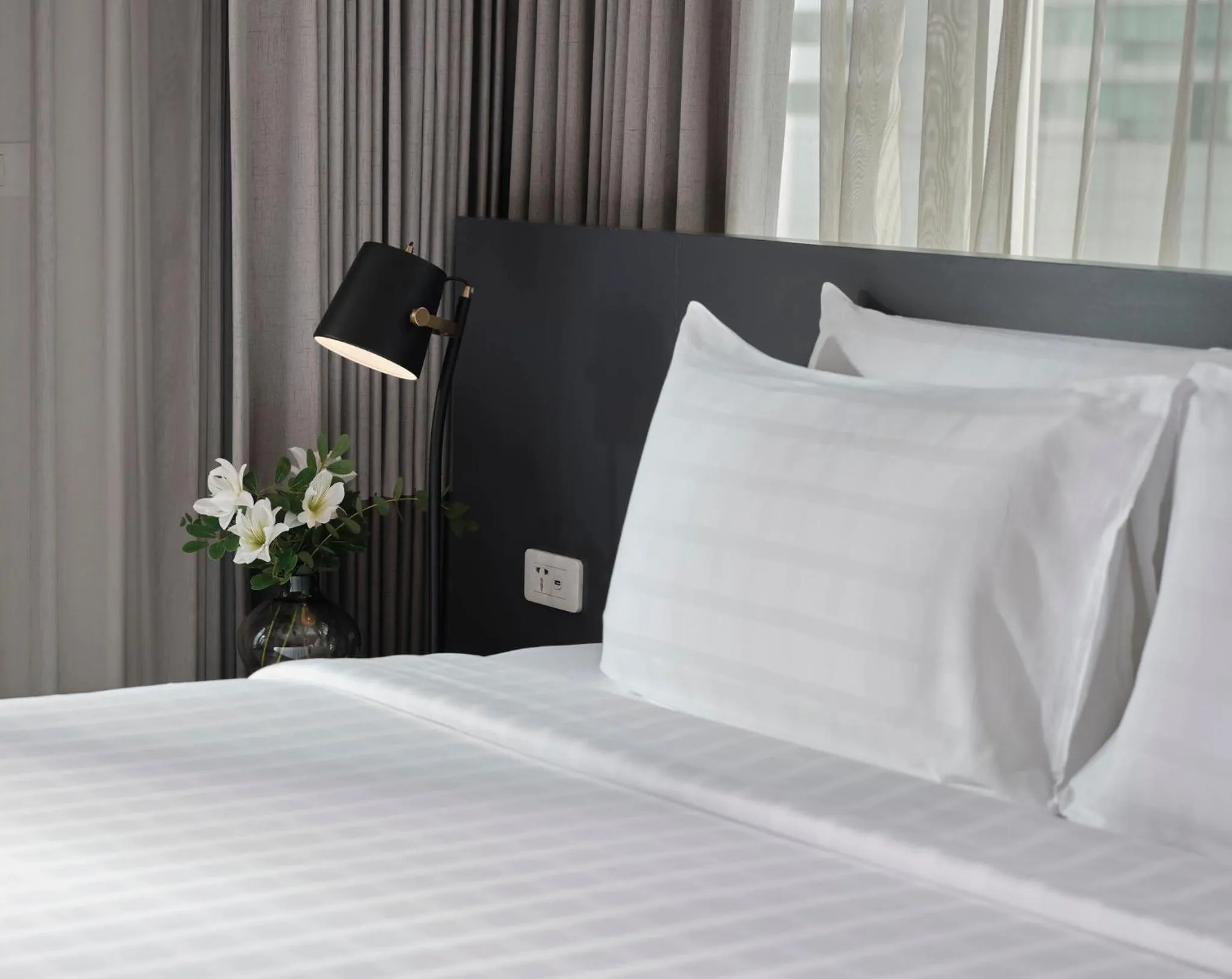 Photo of the whole room, Bed in Shama Lakeview Asoke Bangkok