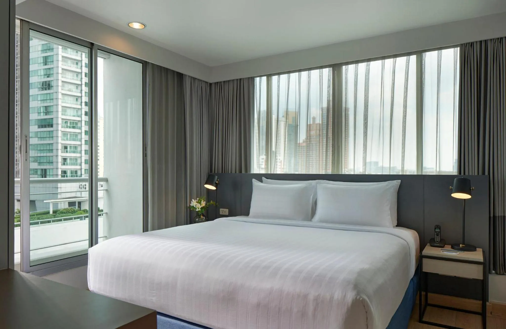 Photo of the whole room, Bed in Shama Lakeview Asoke Bangkok