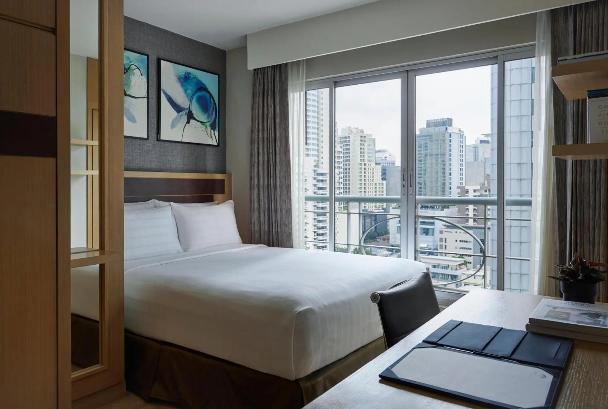Photo of the whole room, Bed in Shama Lakeview Asoke Bangkok
