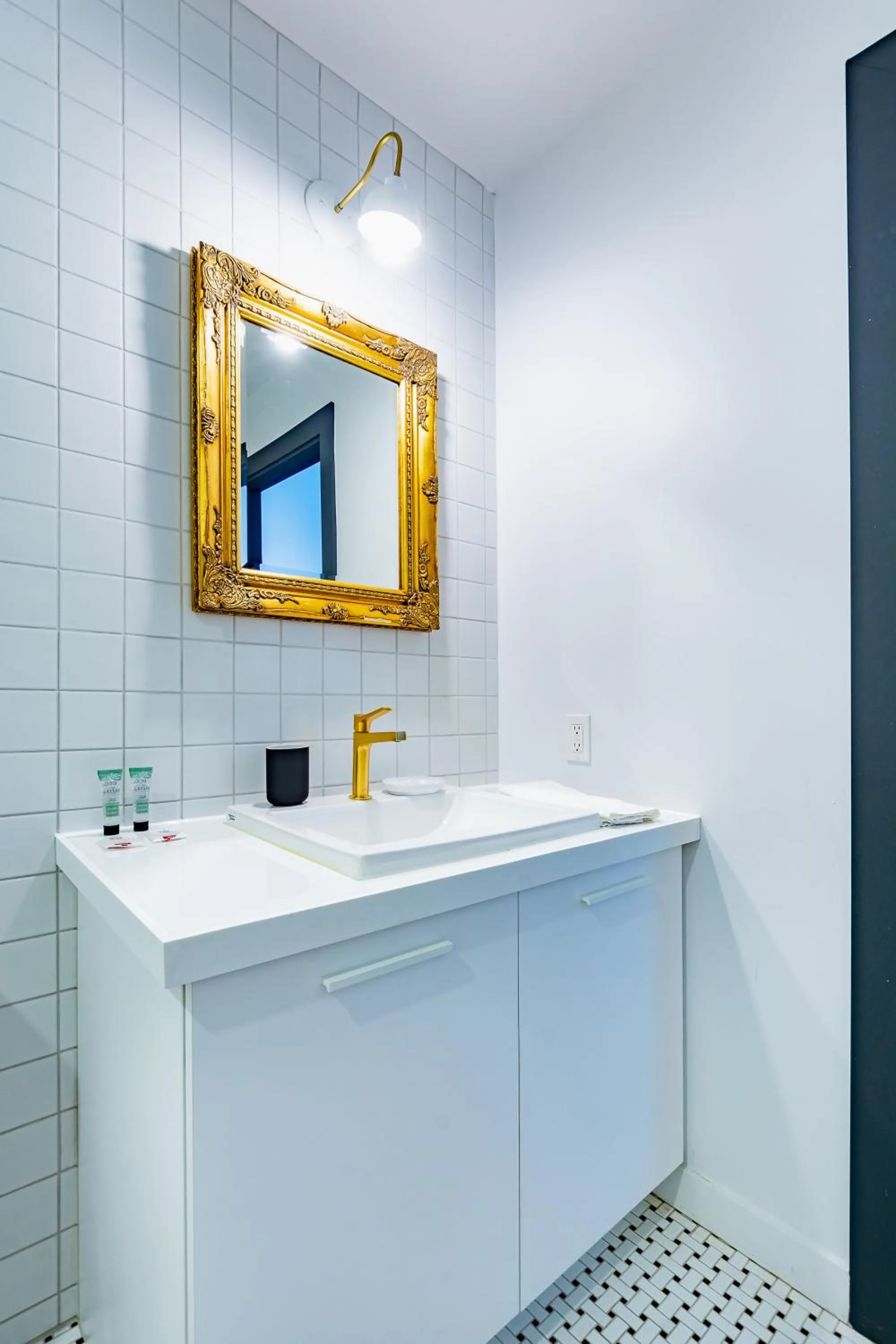 Bathroom in Hôtel du Jardin - Par Les Lofts Vieux-Québec