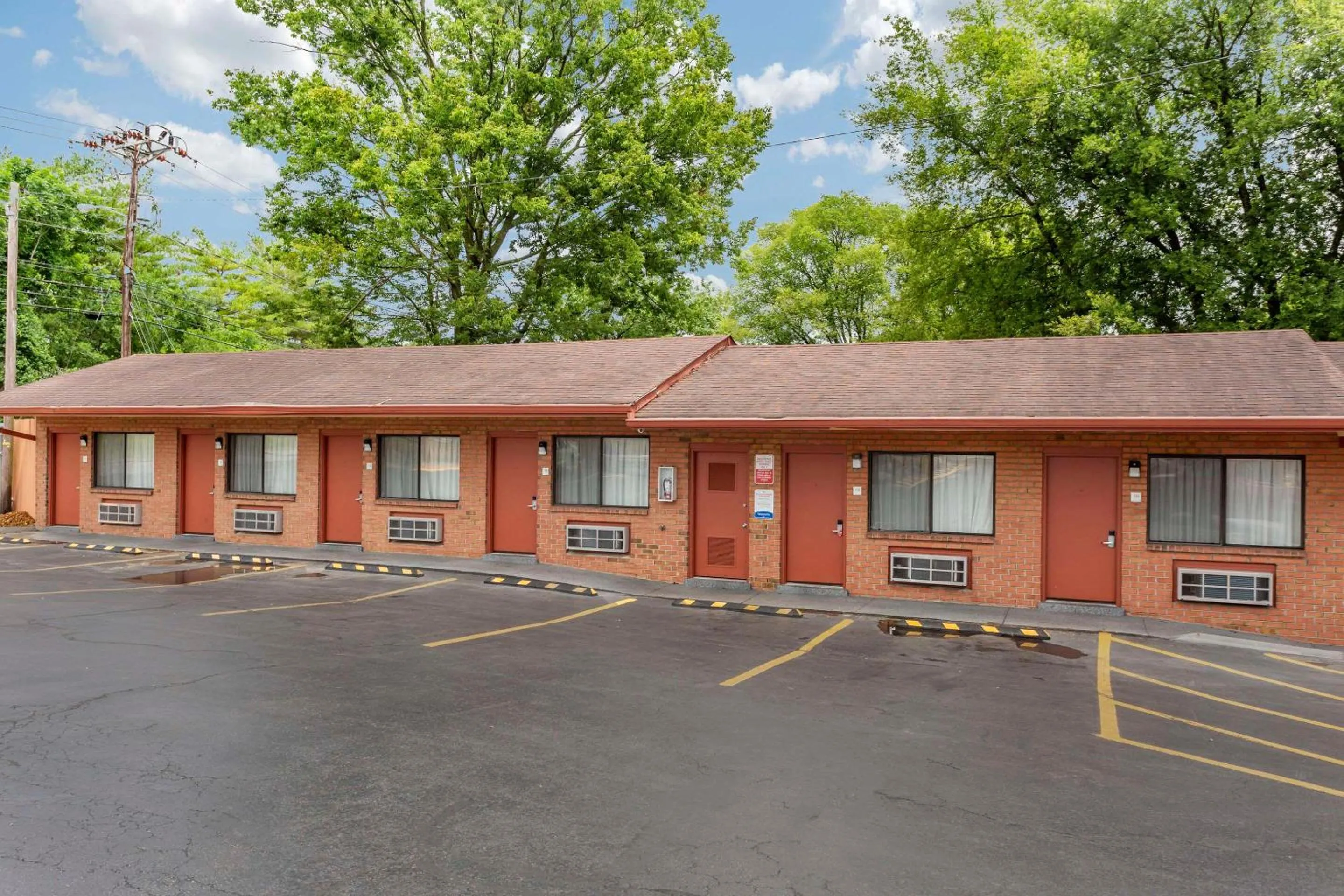 Property building in Econo Lodge Nashville North
