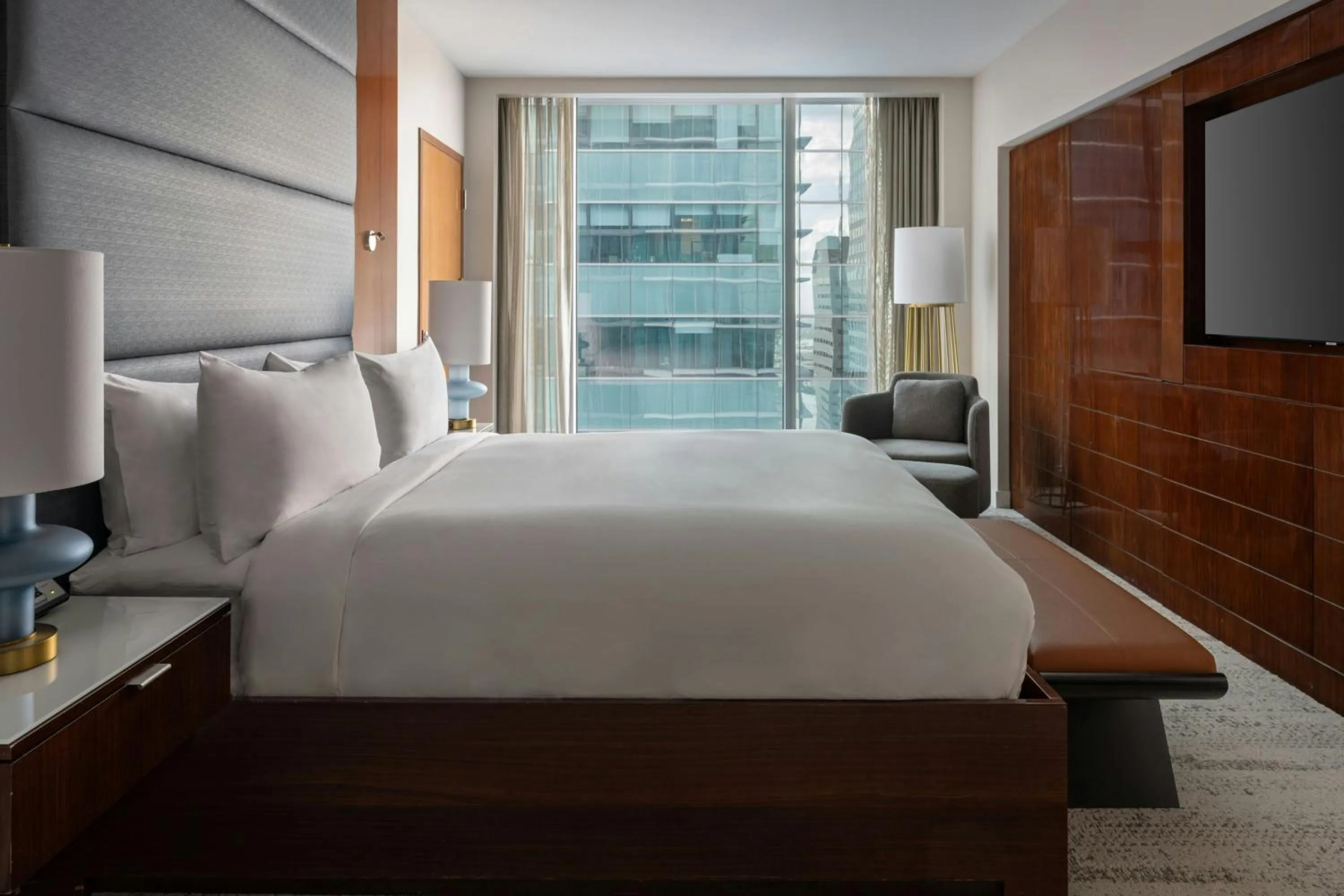Bedroom, Bed in JW Marriott Marquis Miami
