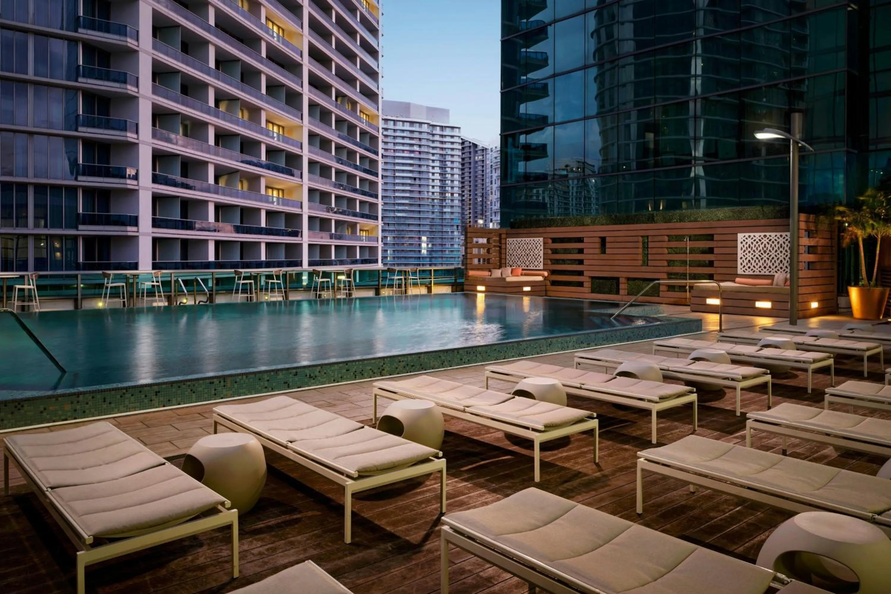 Swimming pool in JW Marriott Marquis Miami