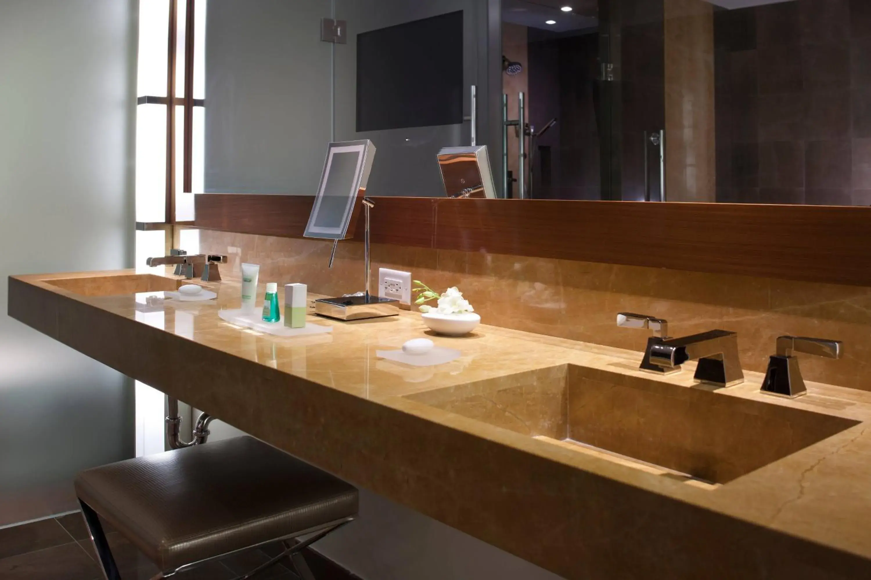 Larger Guest room, 1 King (Hearing Accessible) in JW Marriott Marquis Miami Larger Guest room, 1 King (Hearing Accessible) in JW Marriott Marquis Miami