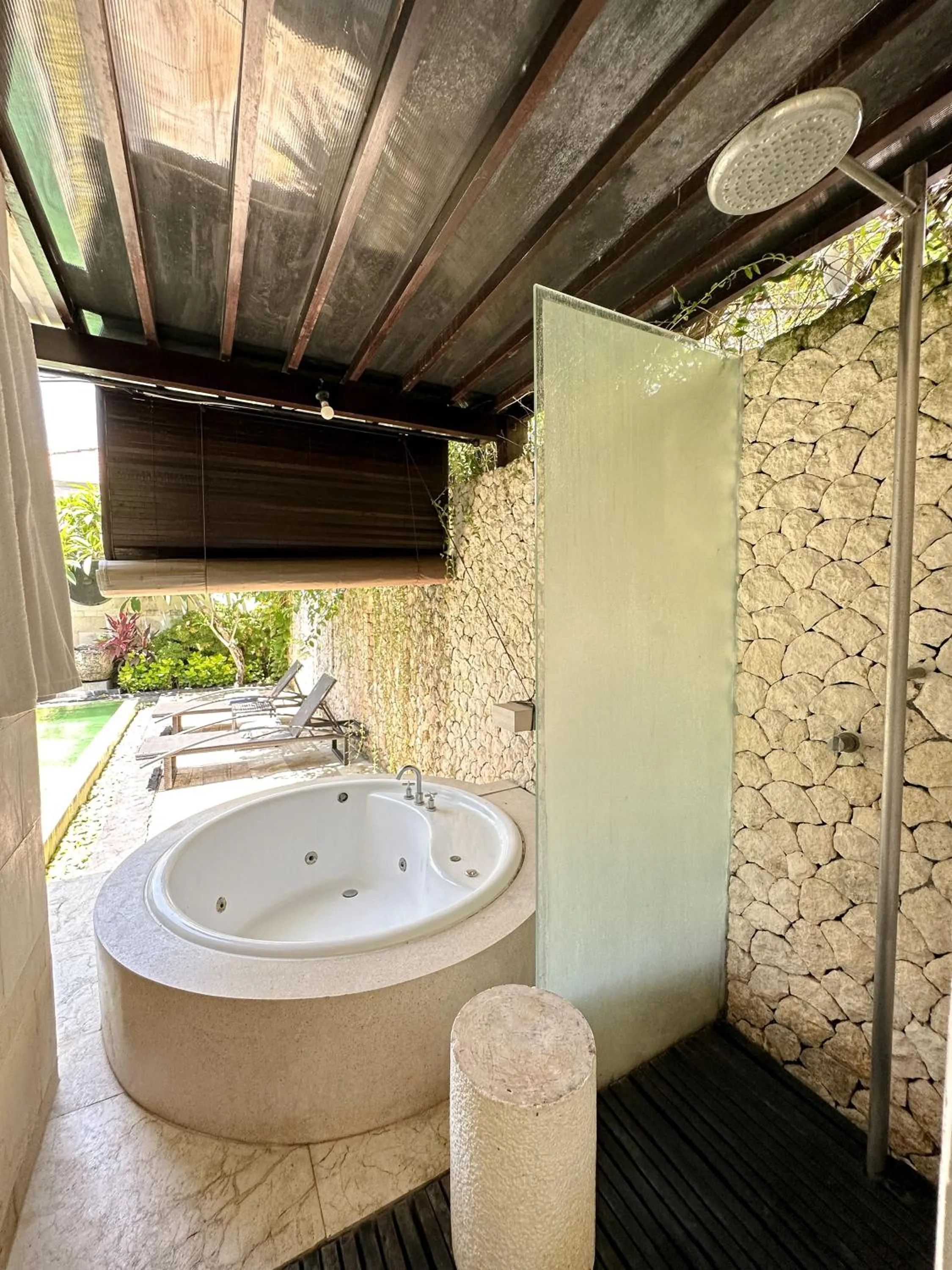 Bath in The Wangsa Benoa