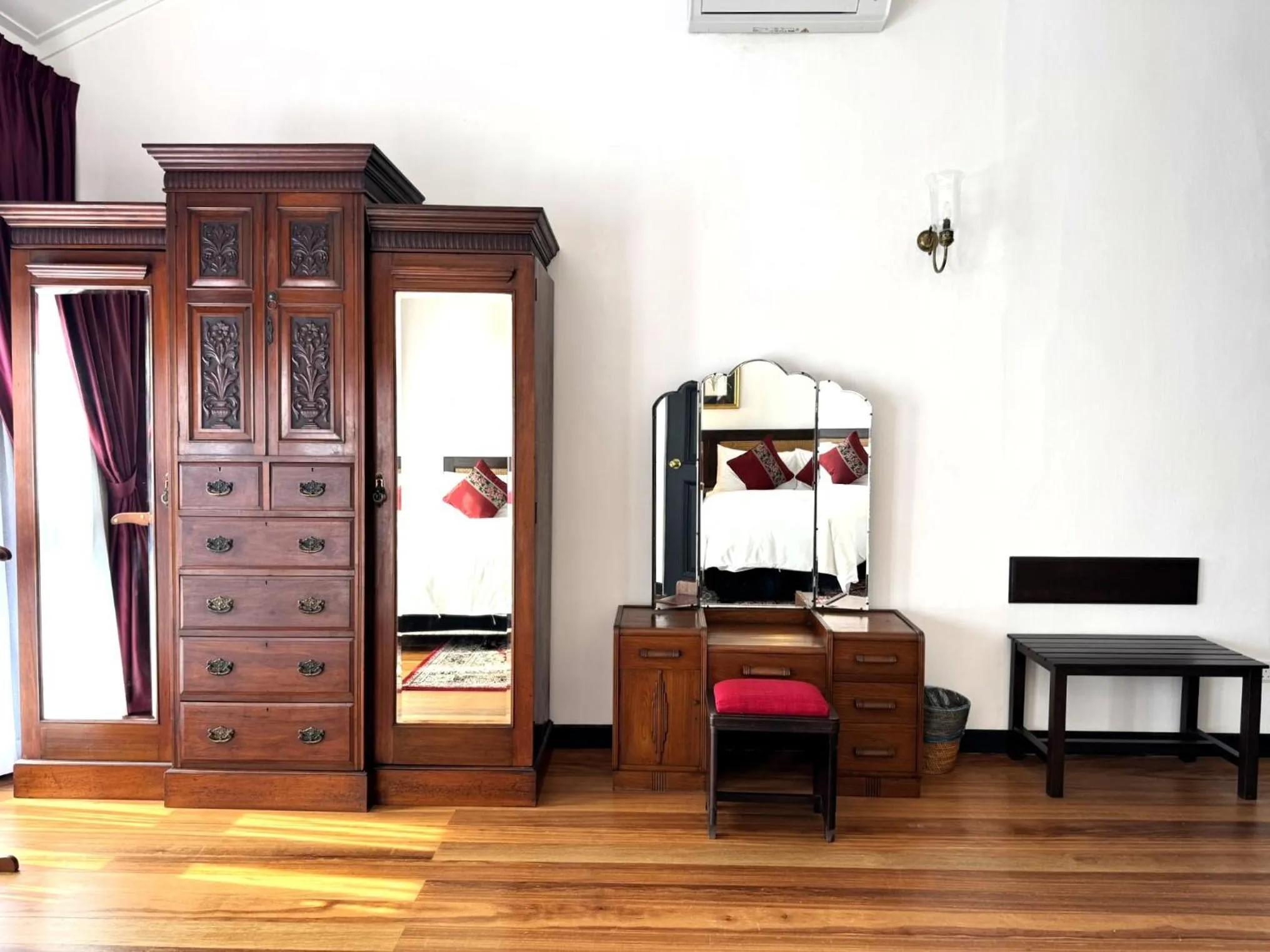 Decorative detail in Yeng Keng Hotel