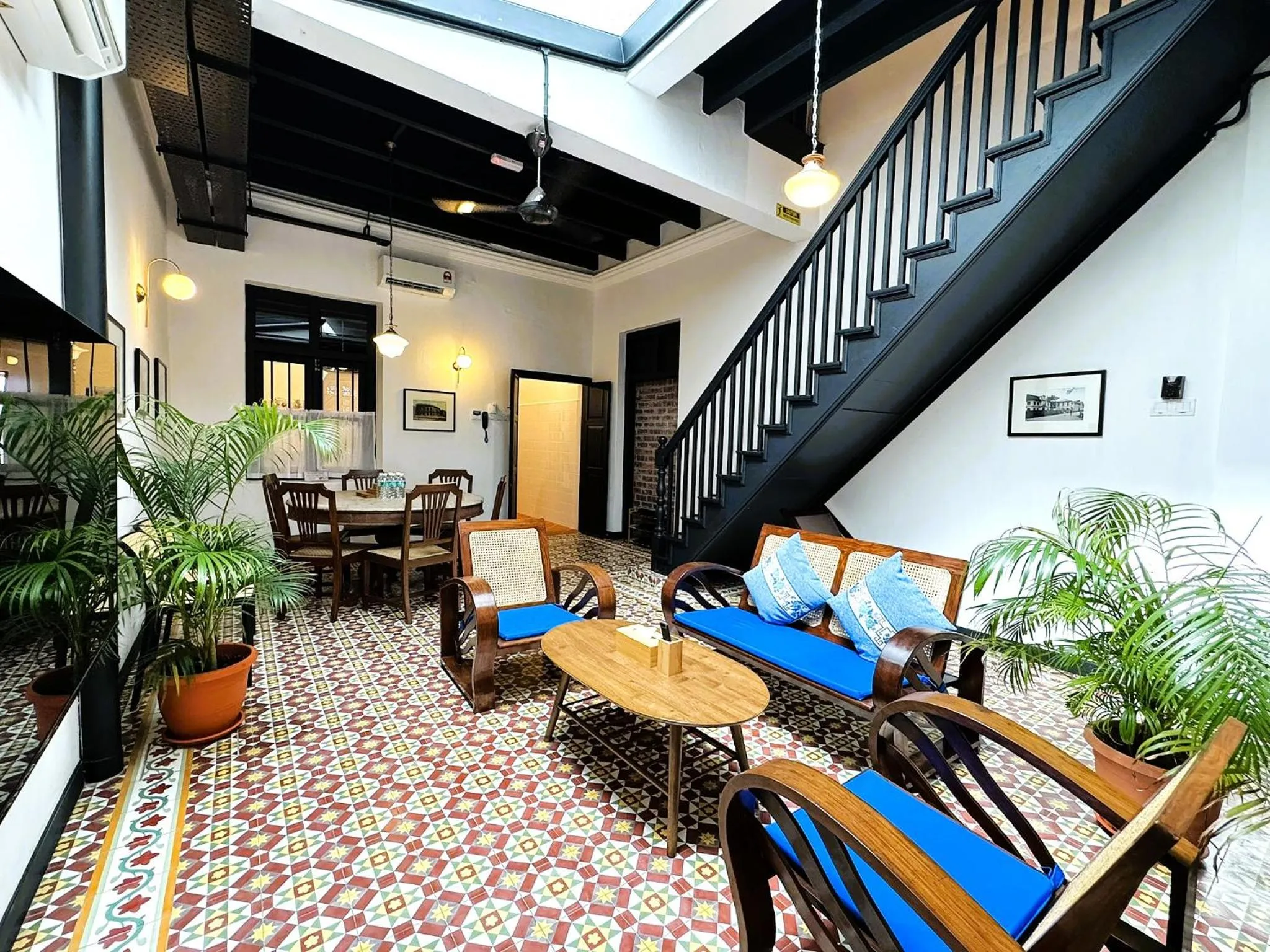 Living room in Yeng Keng Hotel