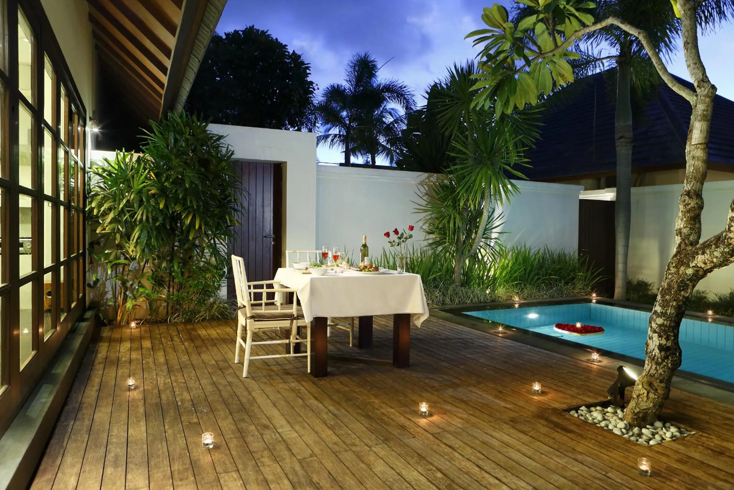 Swimming pool in Nunia Boutique Villa