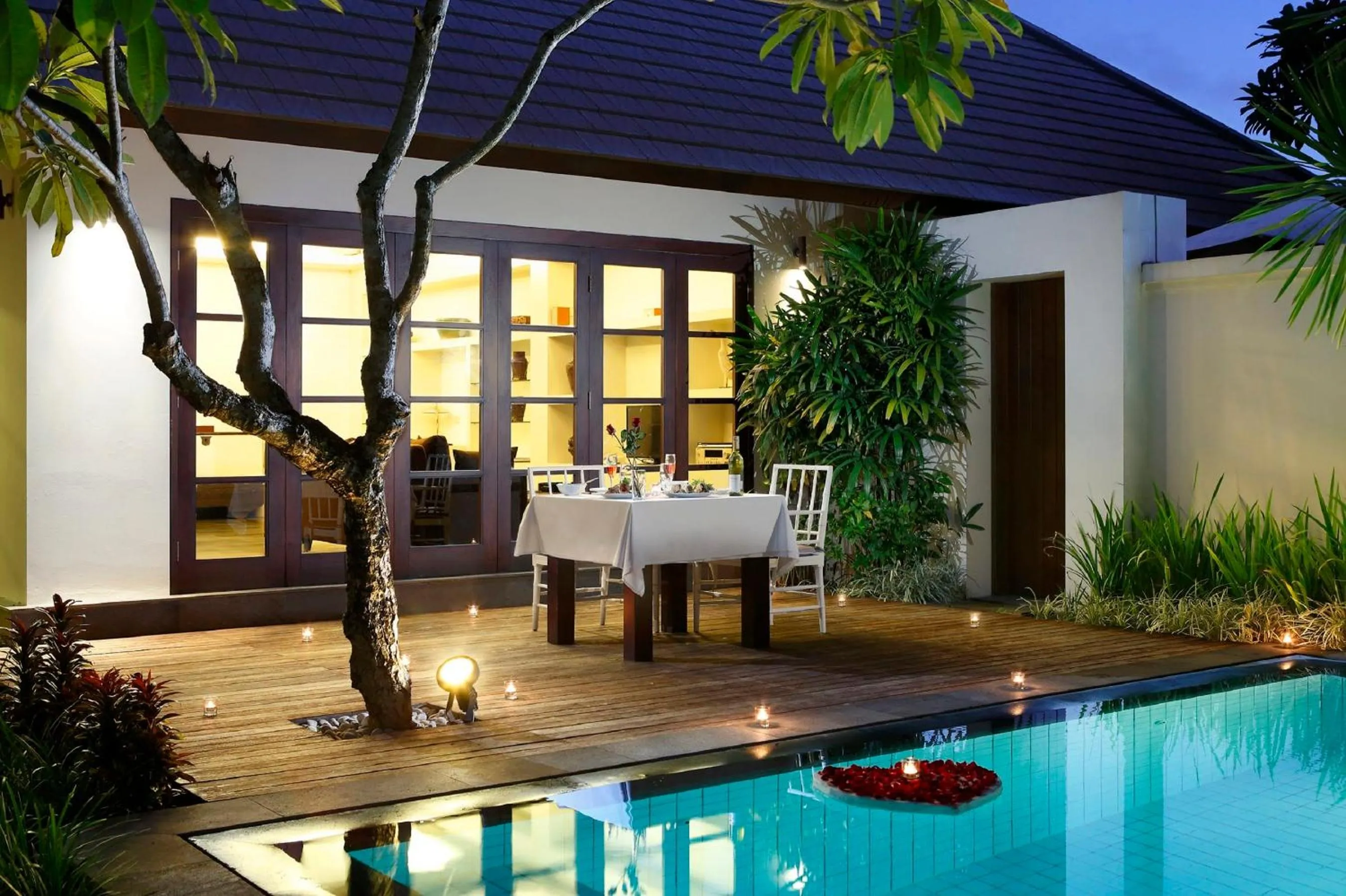 Swimming pool in Nunia Boutique Villa