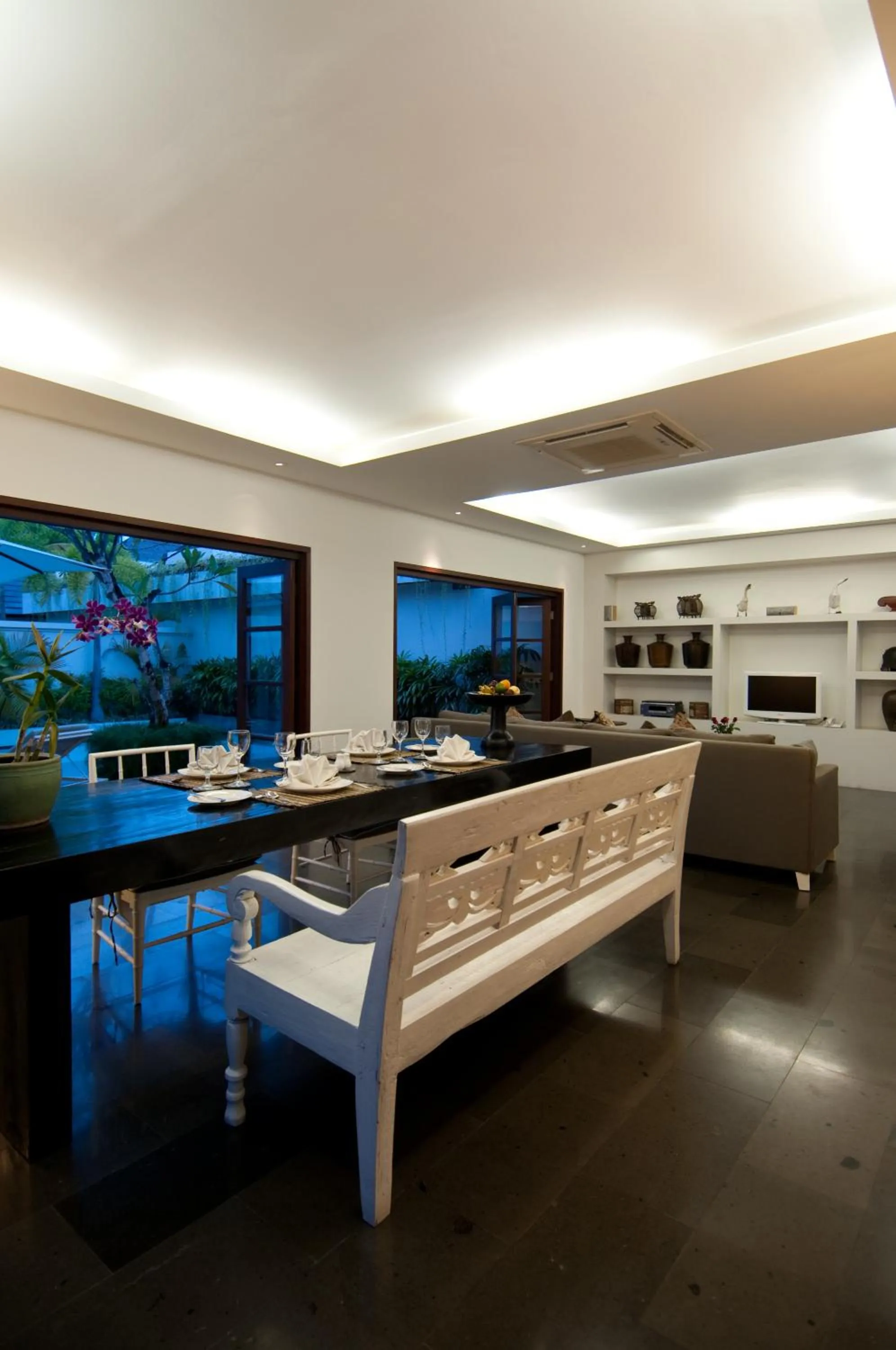 Dining area in Nunia Boutique Villa