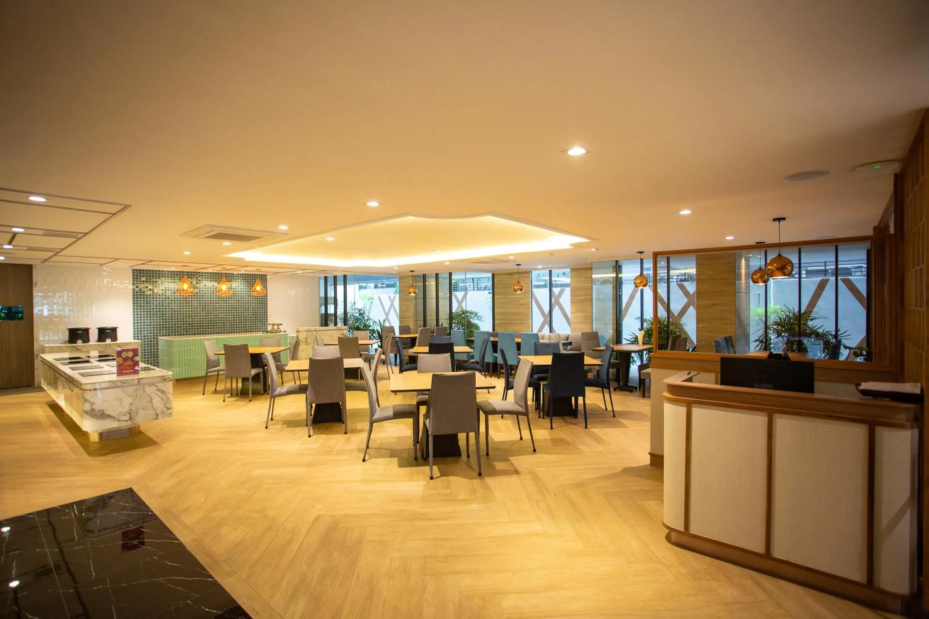 Restaurant/places to eat in Club Mahindra Mac Boutique Hotel