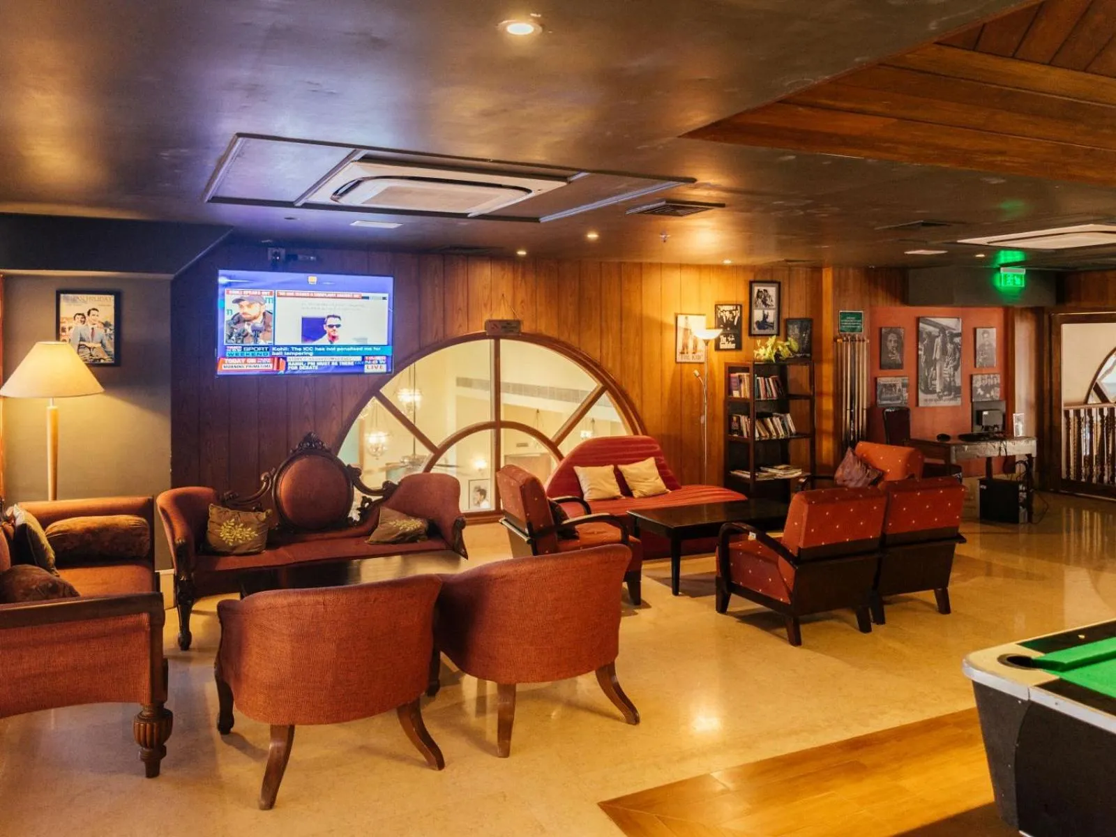 Lounge or bar in Acron Candolim Regina