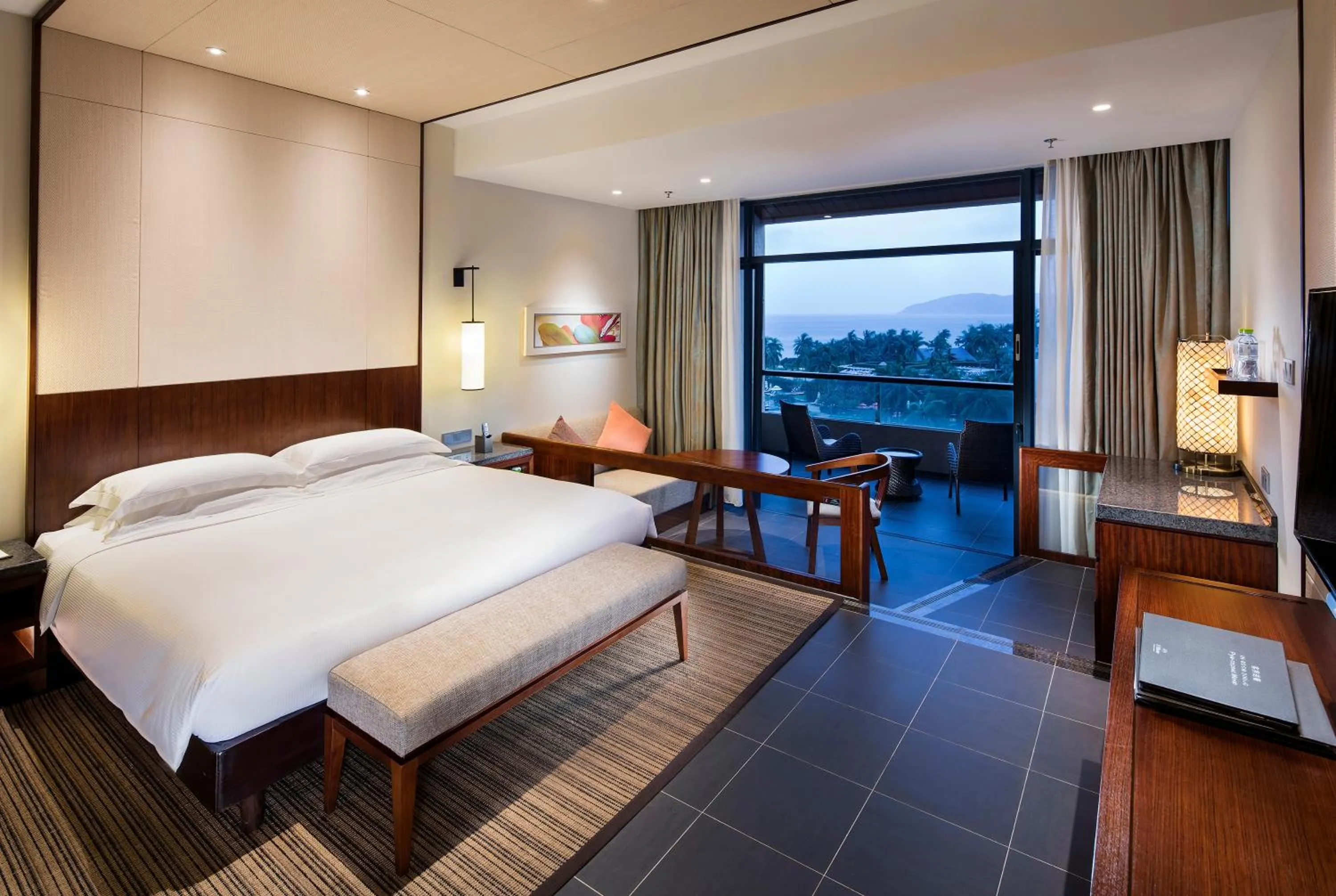 Bed in Hilton Sanya Yalong Bay Resort & Spa