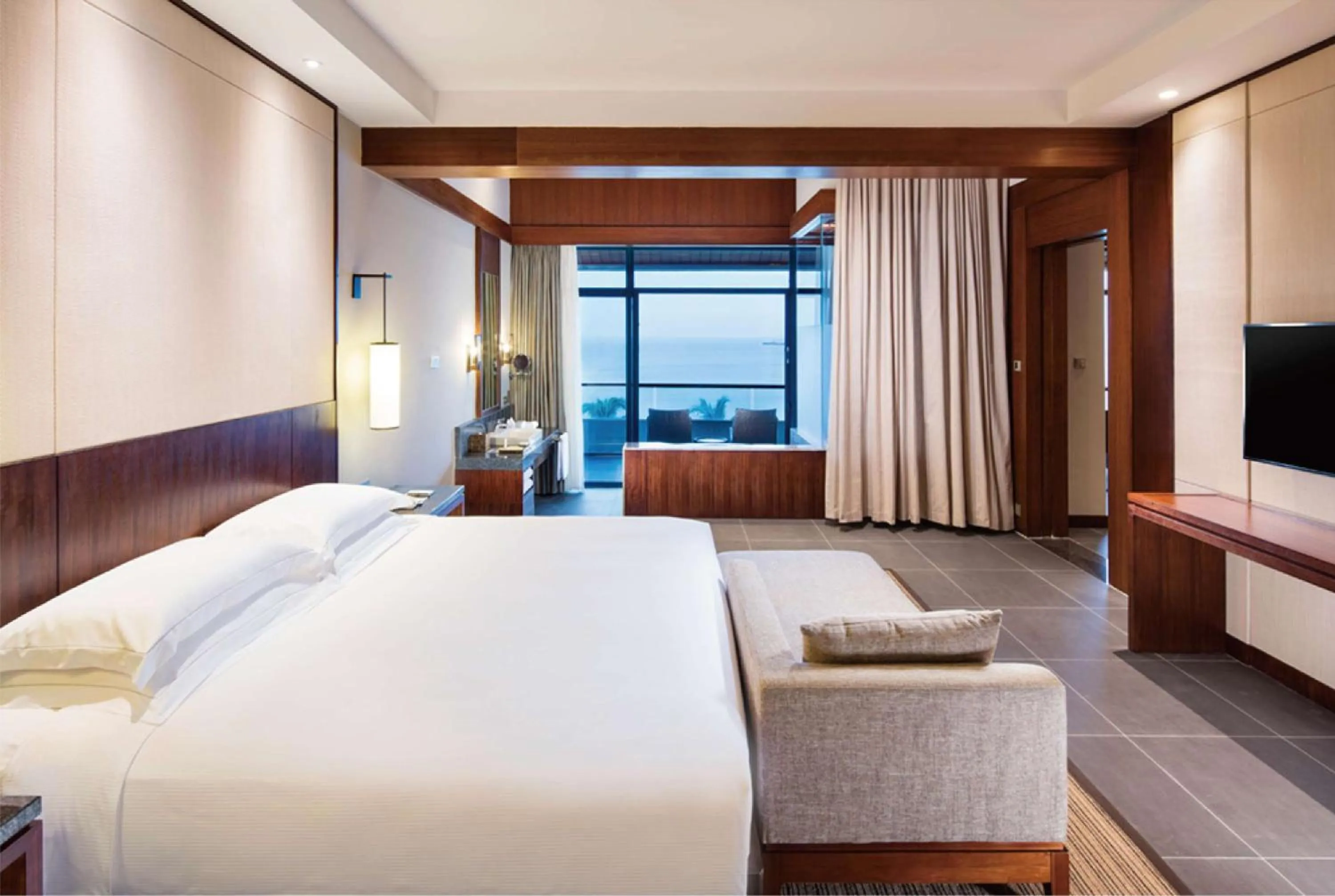Bed in Hilton Sanya Yalong Bay Resort & Spa