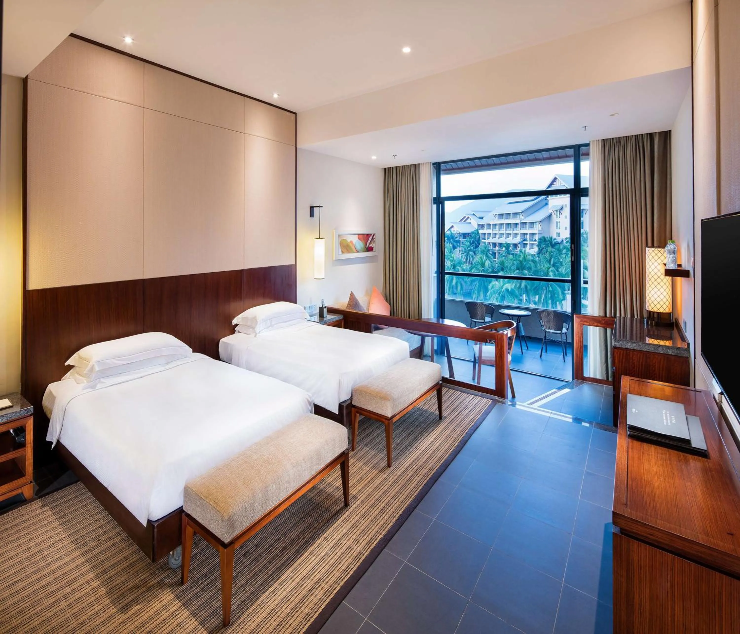 Bathroom, Bed in Hilton Sanya Yalong Bay Resort & Spa