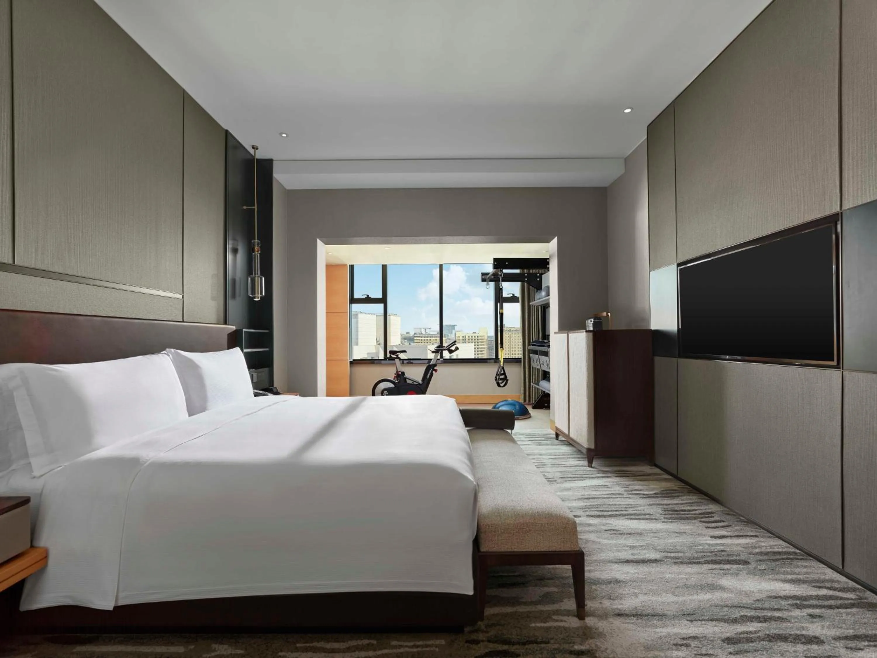Photo of the whole room, Bed in Hilton Shanghai Hongqiao