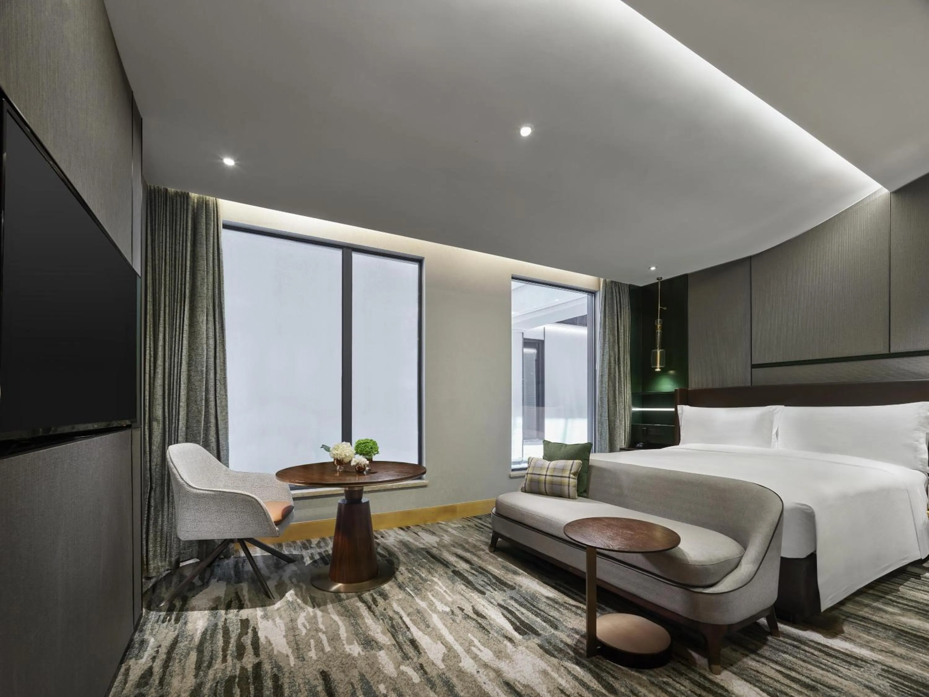 Bed in Hilton Shanghai Hongqiao