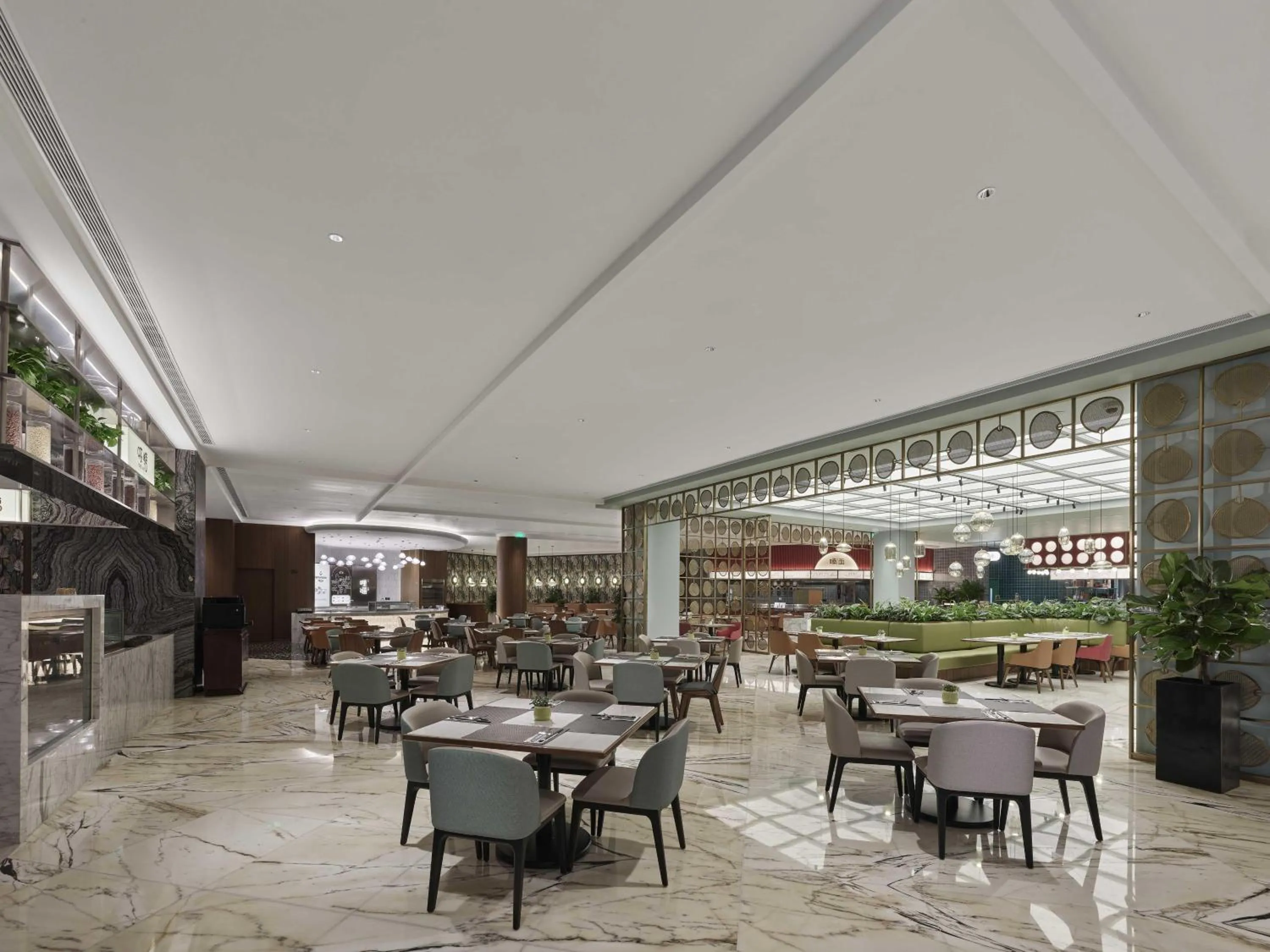 Restaurant/places to eat in Hilton Shanghai Hongqiao