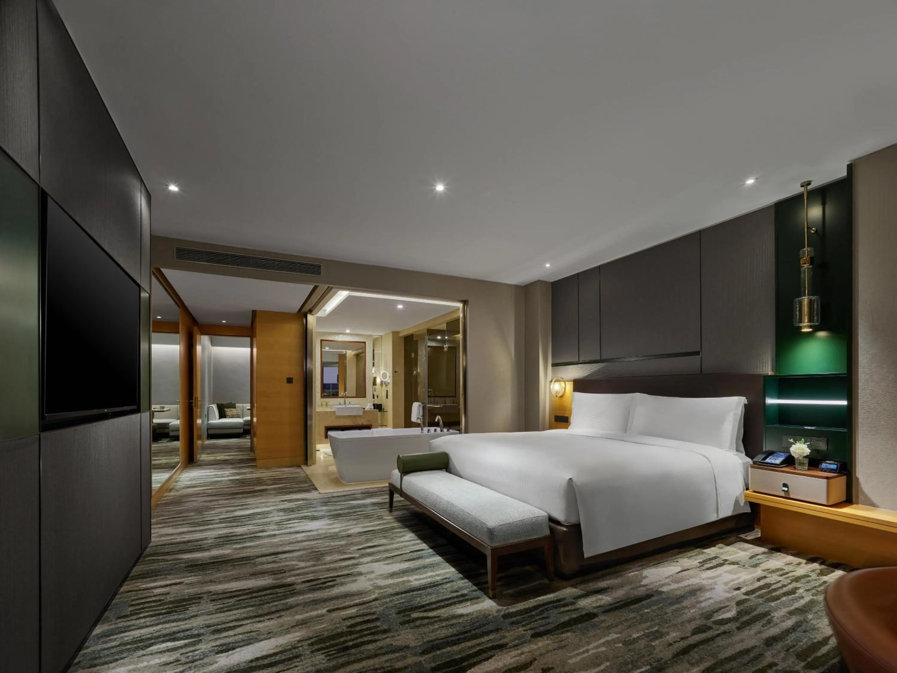 Bathroom, Bed in Hilton Shanghai Hongqiao